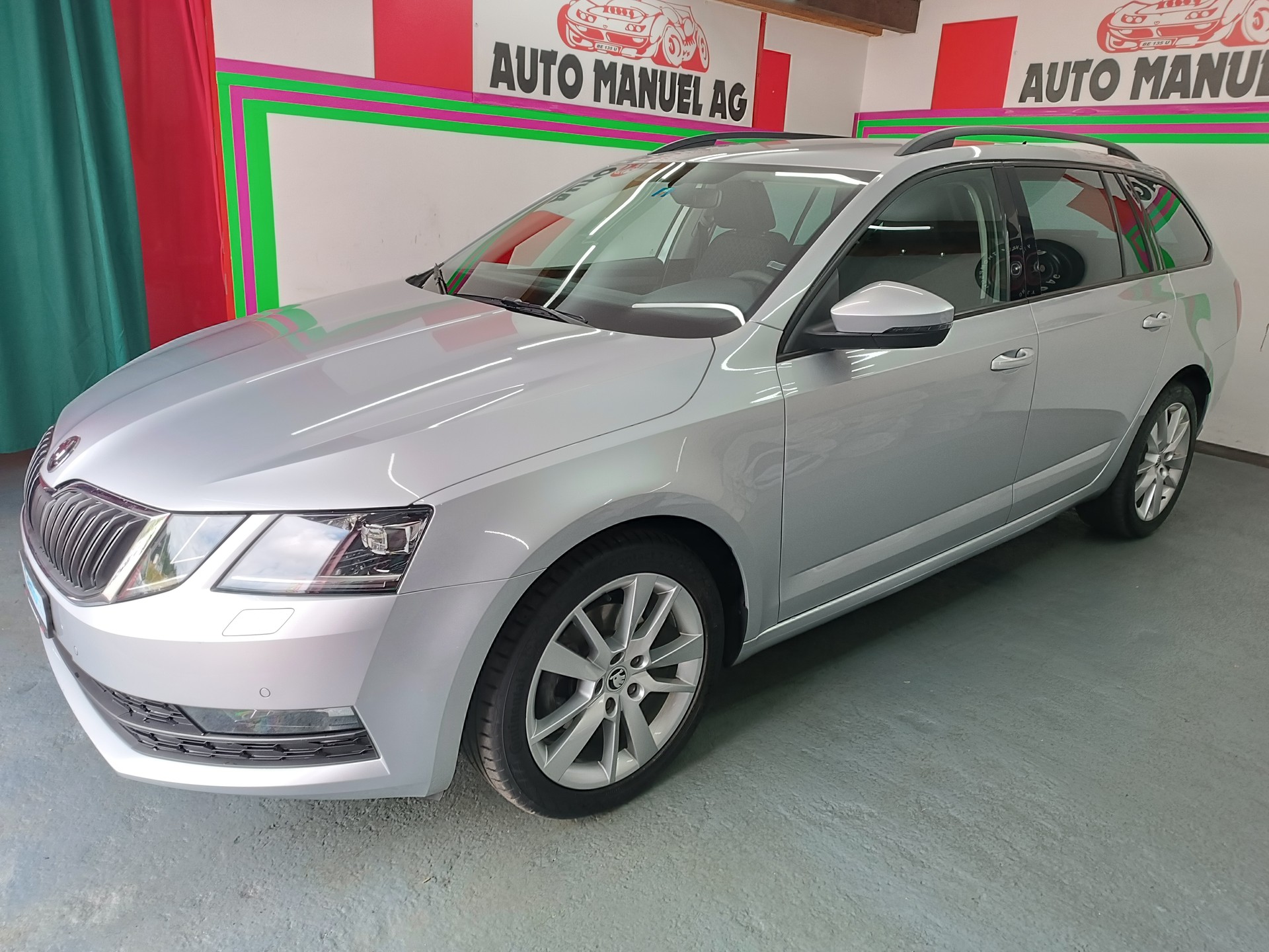 SKODA Octavia Combi 2.0 TDI Ambition 4x4-image-2