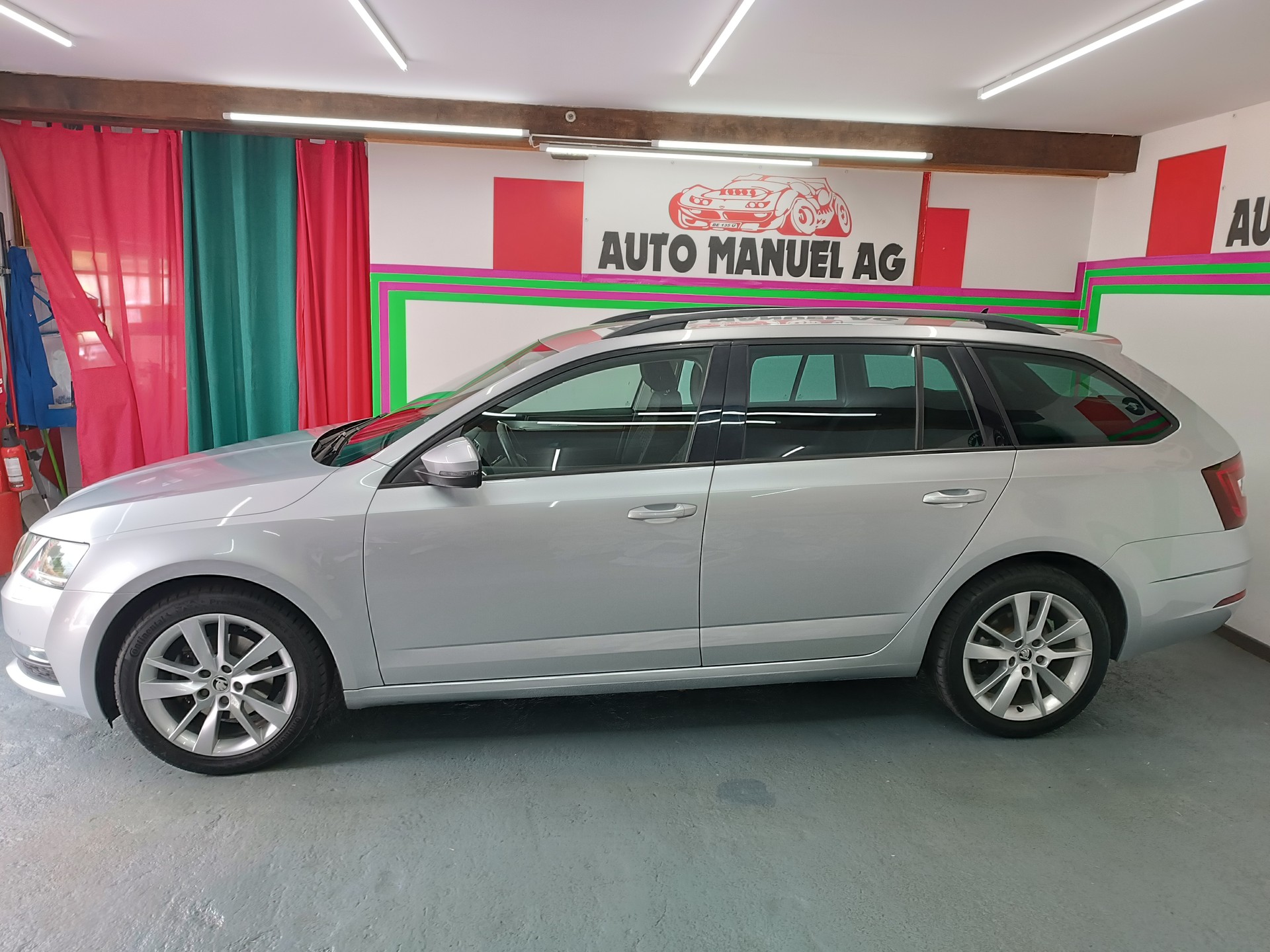 SKODA Octavia Combi 2.0 TDI Ambition 4x4-image-7