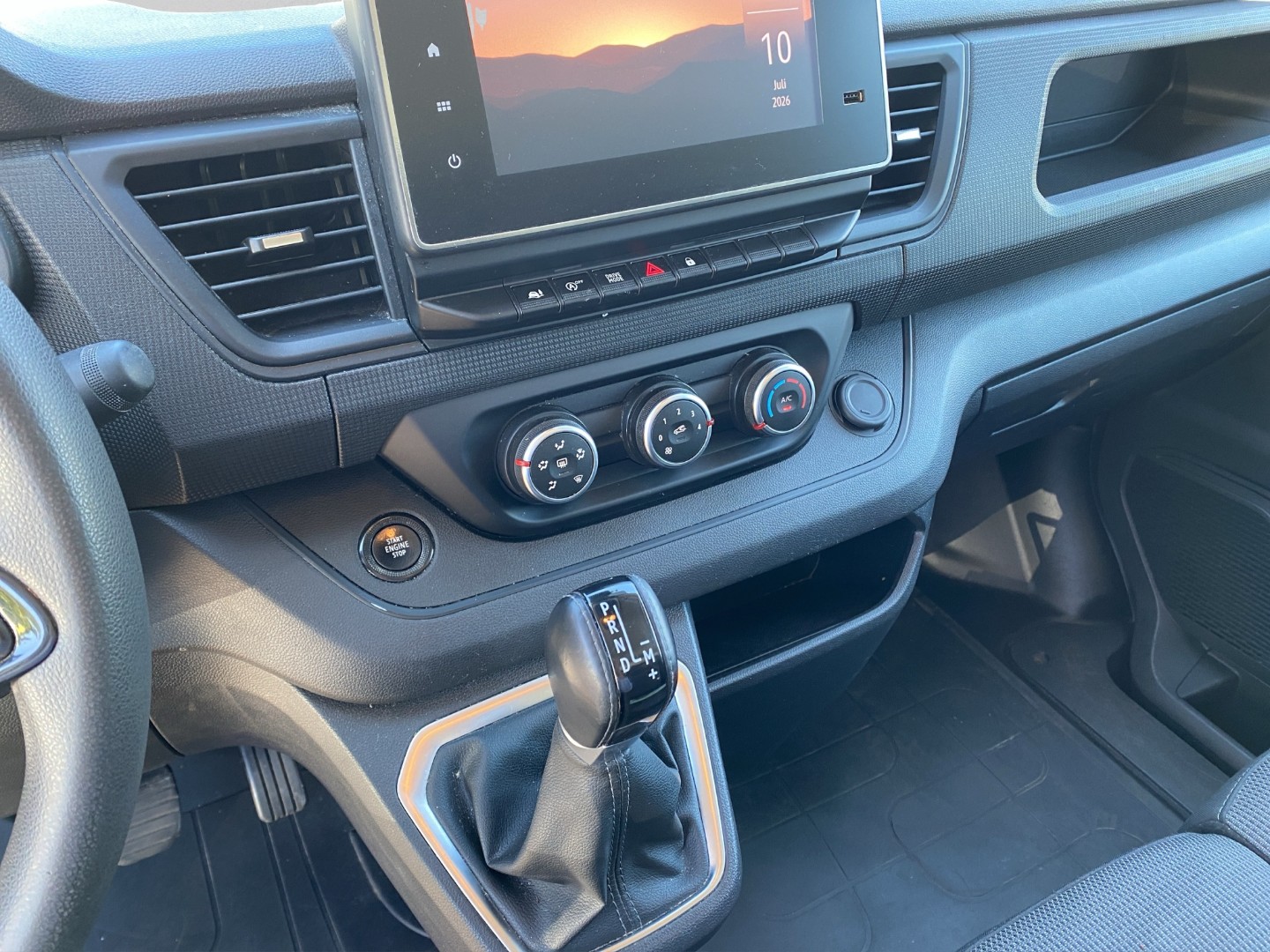 RENAULT Trafic 2.0 Blue dCi 150 Advance L1H1 EDC EN-image-9