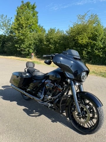 HARLEY-DAVIDSON FLHXSE Street Glide CVO 117-image-1