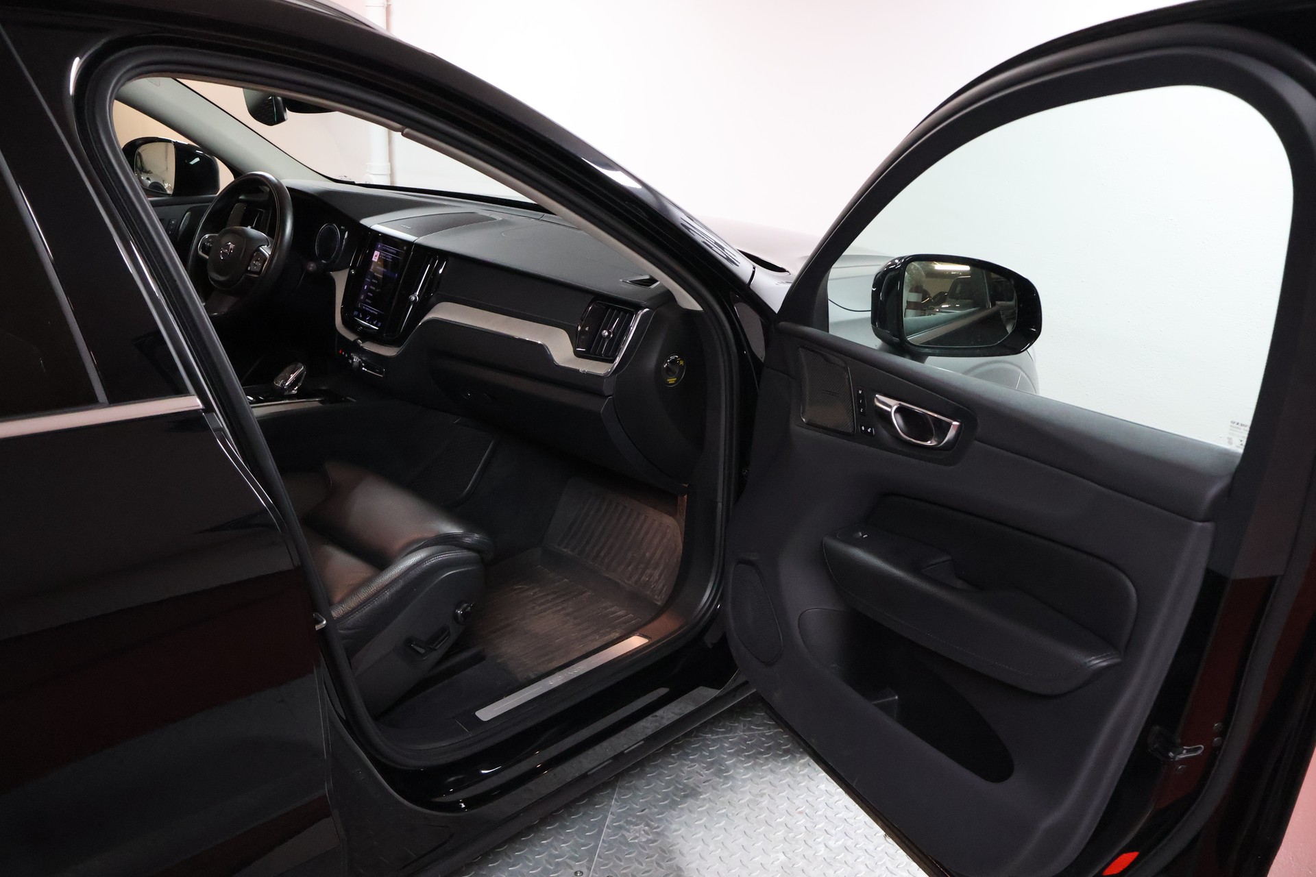 VOLVO XC60 T8 eAWD Inscription Expression Geartronic-image-14