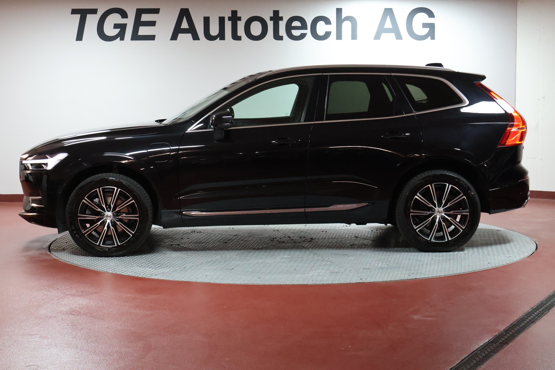 VOLVO XC60 T8 eAWD Inscription Expression Geartronic-showroom-element-3