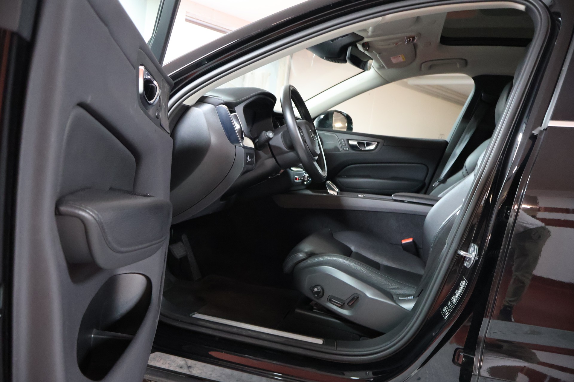 VOLVO XC60 T8 eAWD Inscription Expression Geartronic-image-7