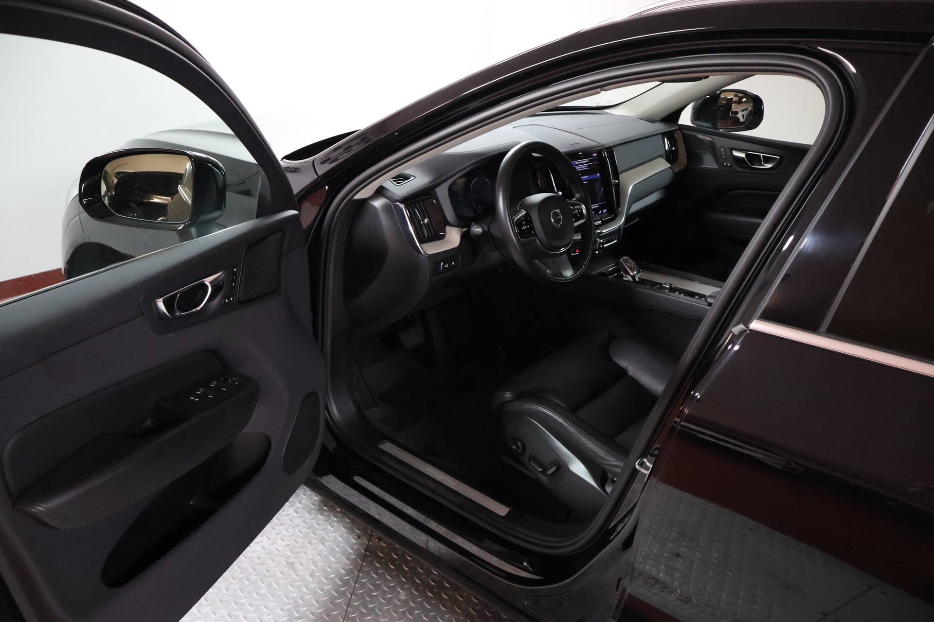 VOLVO XC60 T8 eAWD Inscription Expression Geartronic-image-5