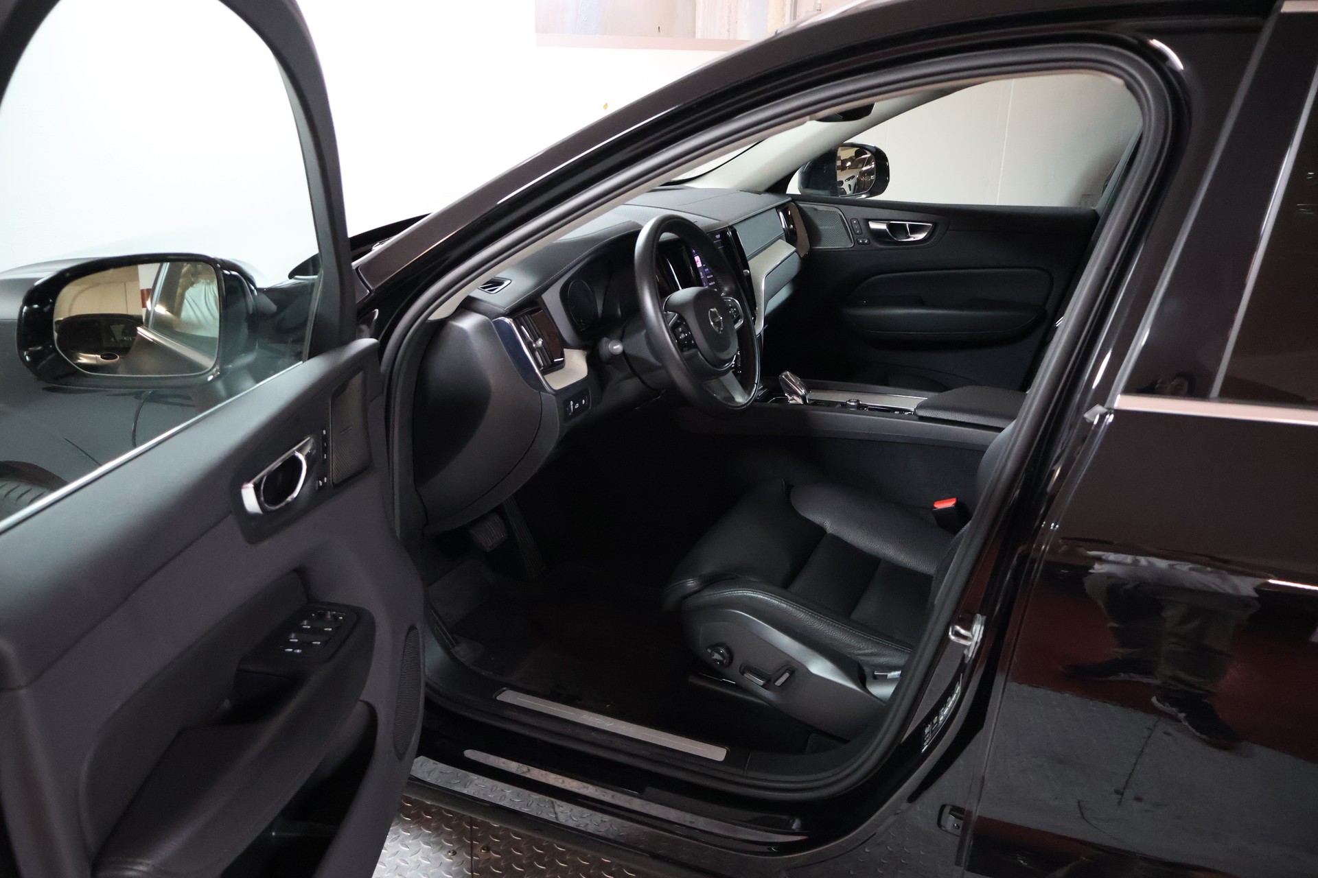 VOLVO XC60 T8 eAWD Inscription Expression Geartronic-image-6