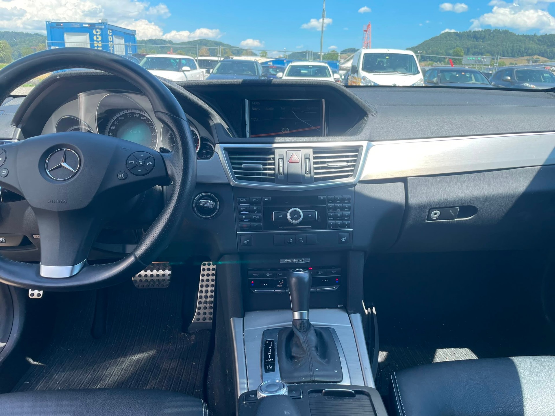 MERCEDES-BENZ E 250 CGI BlueEfficiency Avantgarde Automatic-image-6