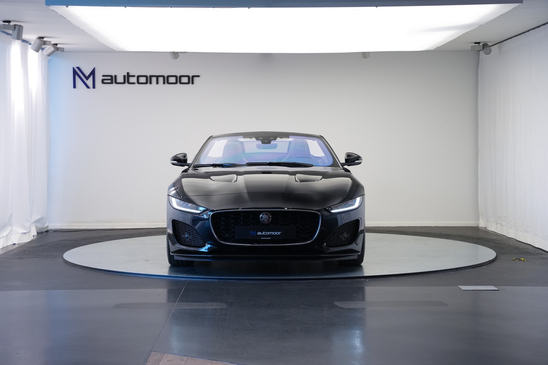 JAGUAR F-Type Convertible 2.0 I4 Automatik-showroom-element-1