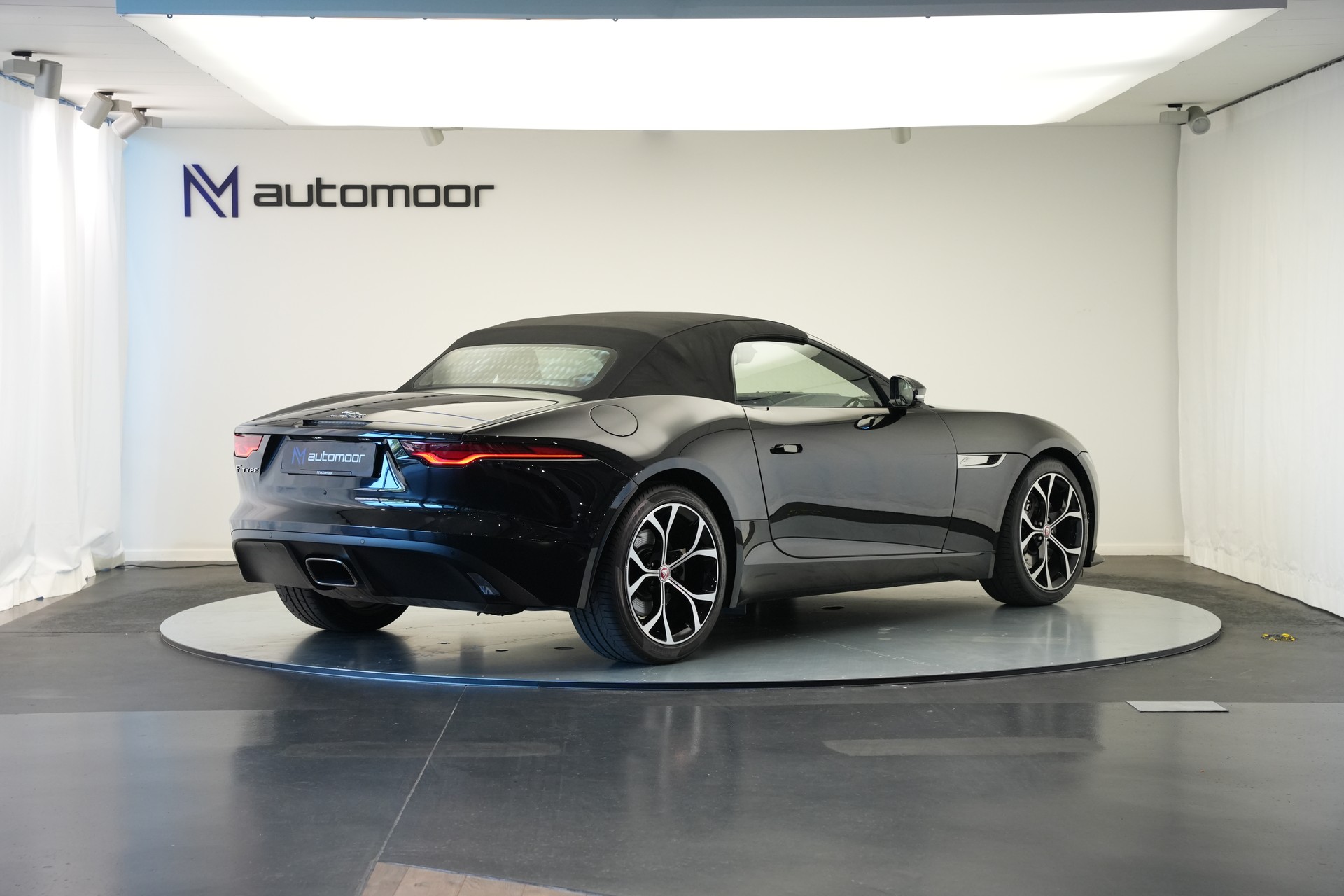 JAGUAR F-Type Convertible 2.0 I4 Automatik-image-11