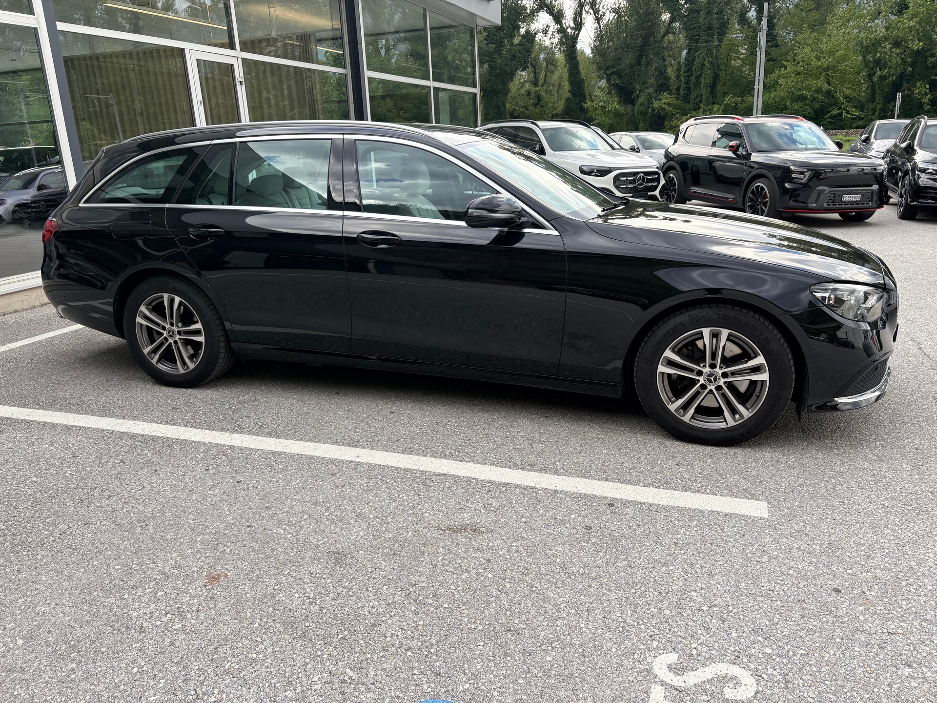 MERCEDES-BENZ E 200 T 4Matic Avantgarde 9G-Tronic-image-4