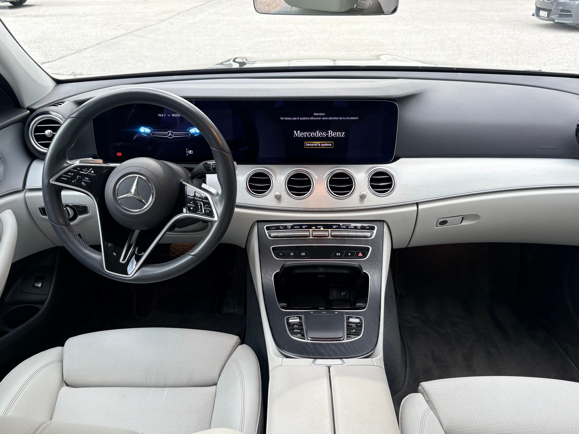 MERCEDES-BENZ E 200 T 4Matic Avantgarde 9G-Tronic-image-7