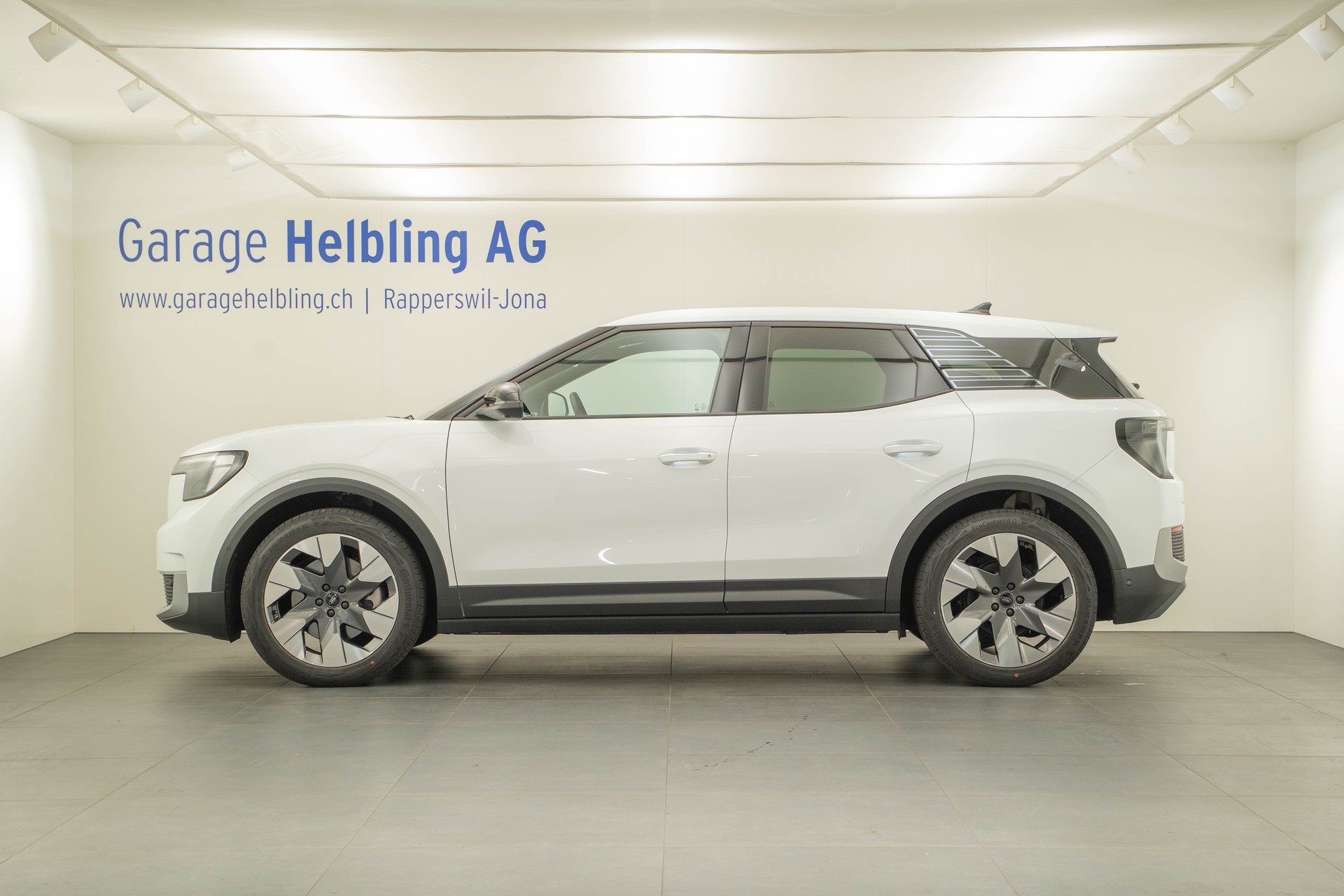FORD Explorer Extended Range Premium AWD-showroom-element-2