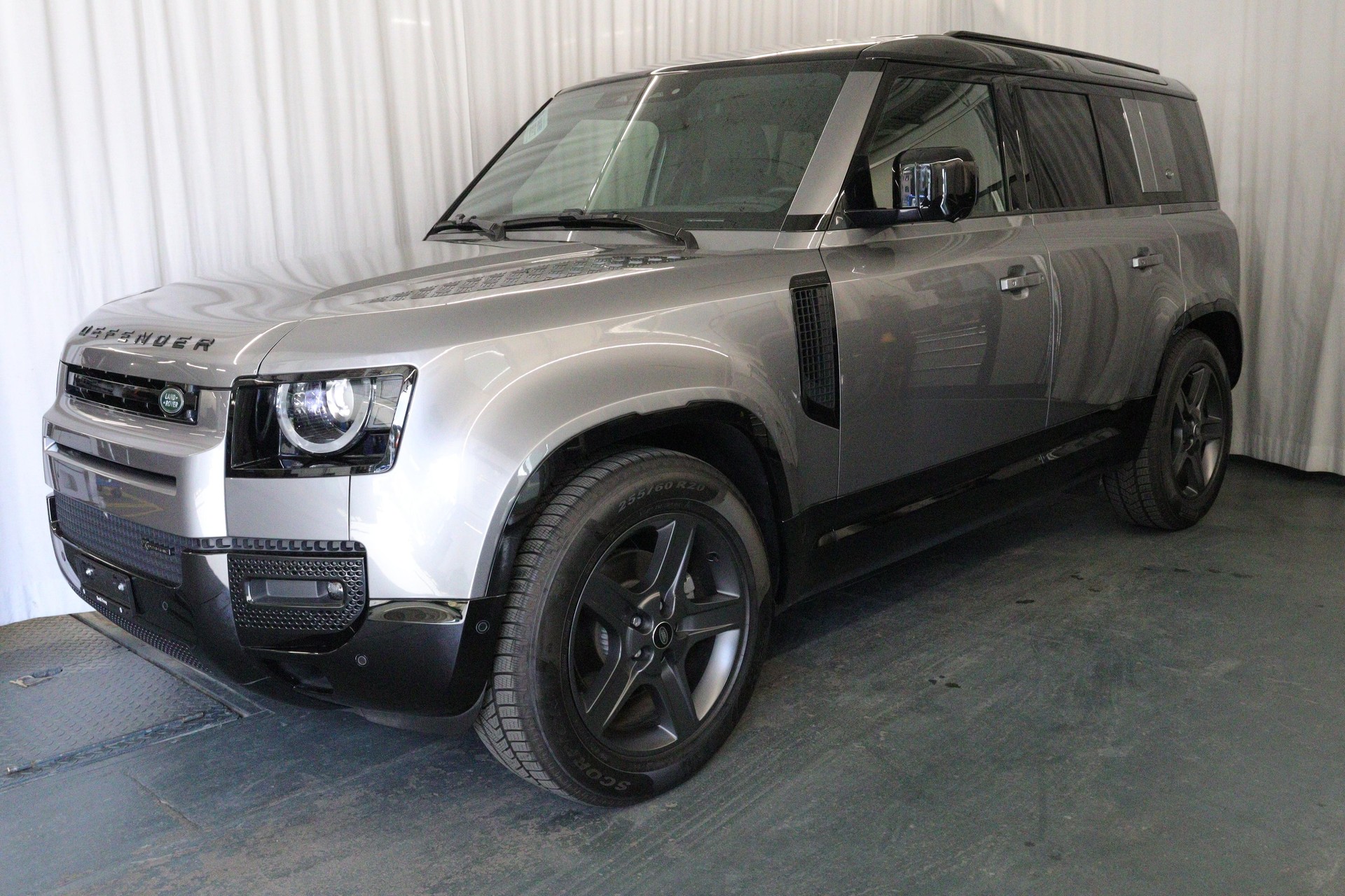 LAND ROVER Defender 110 3.0 D I6 X-Dynamic SE