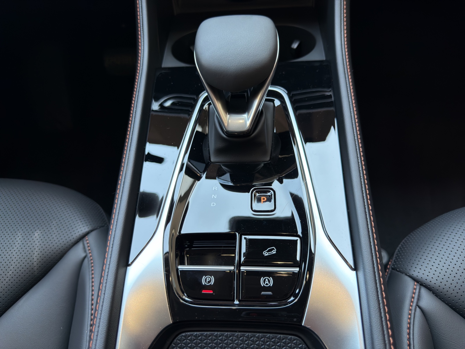 MG HS 1.5 Hybrid Luxury-image-11