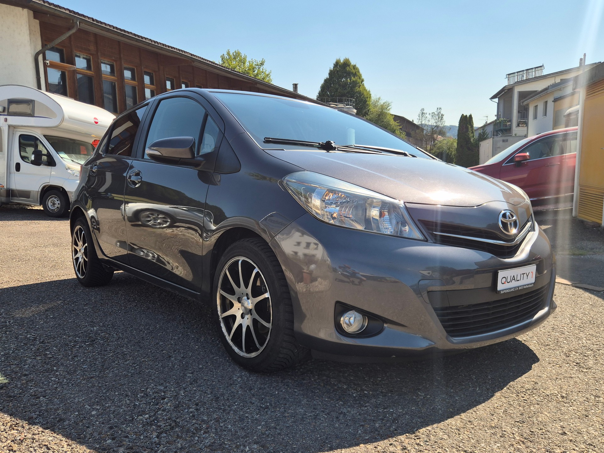 TOYOTA Yaris 1.33 Style-image-16