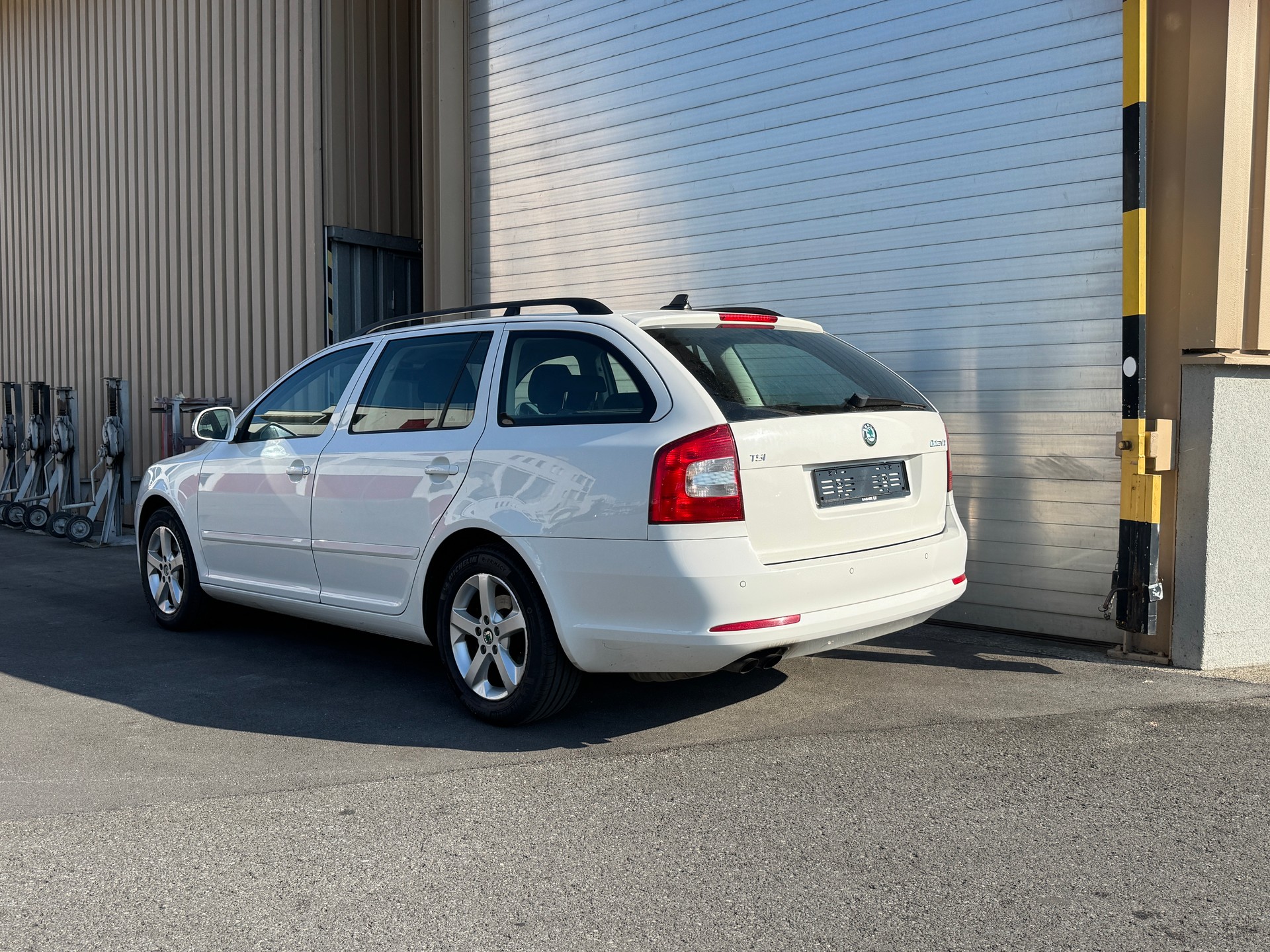 SKODA Octavia Combi 1.4 TSI Ambition DSG-showroom-element-3