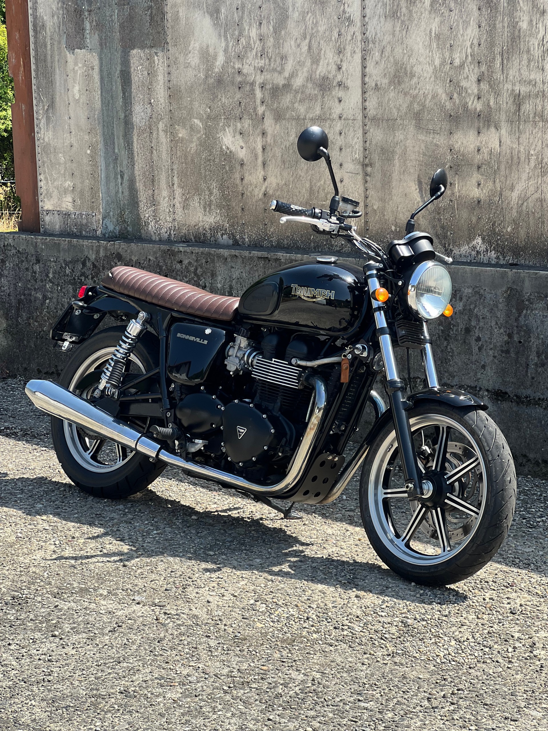TRIUMPH Bonneville SE 900 i-image-0
