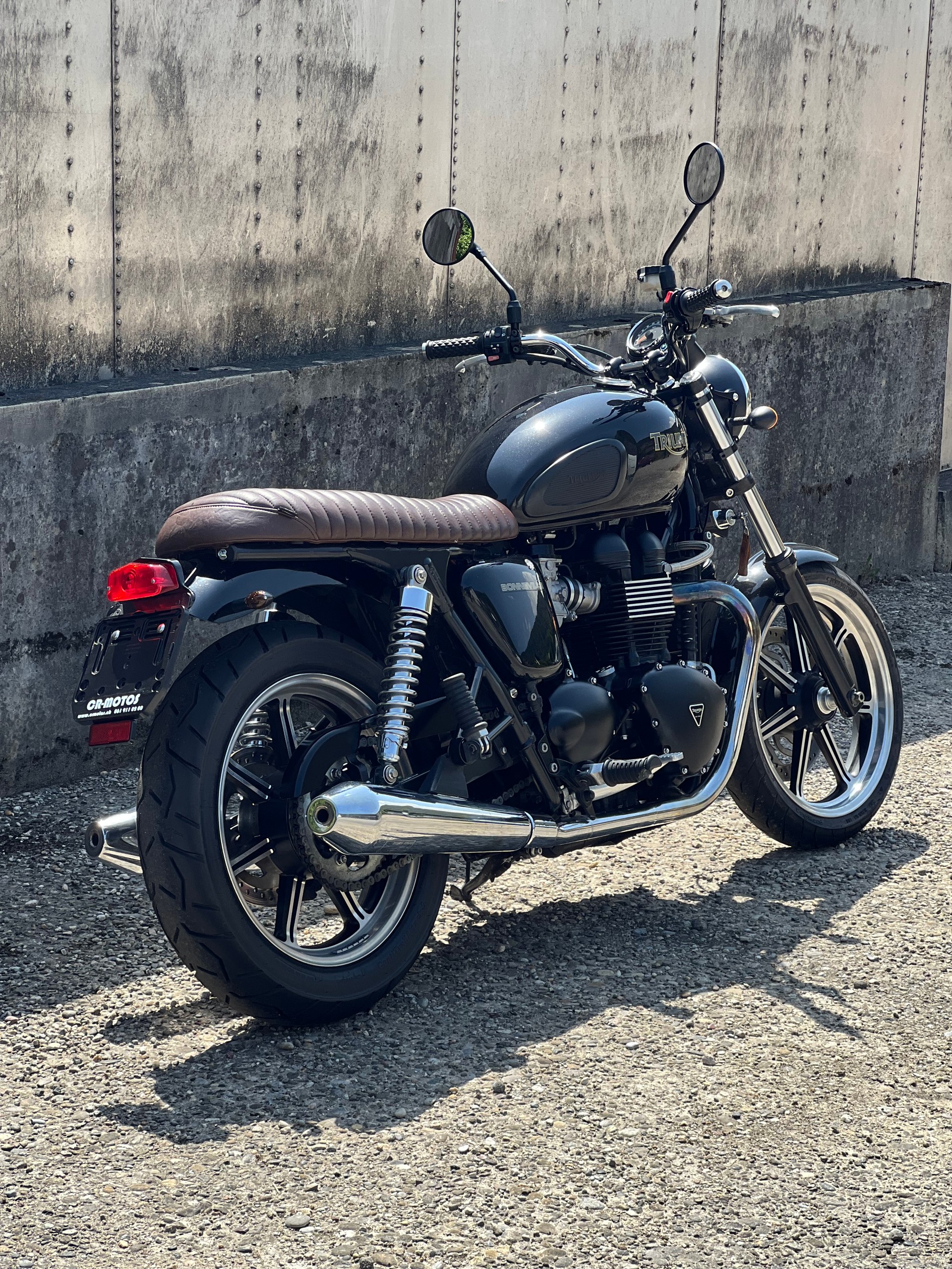 TRIUMPH Bonneville SE 900 i-image-3