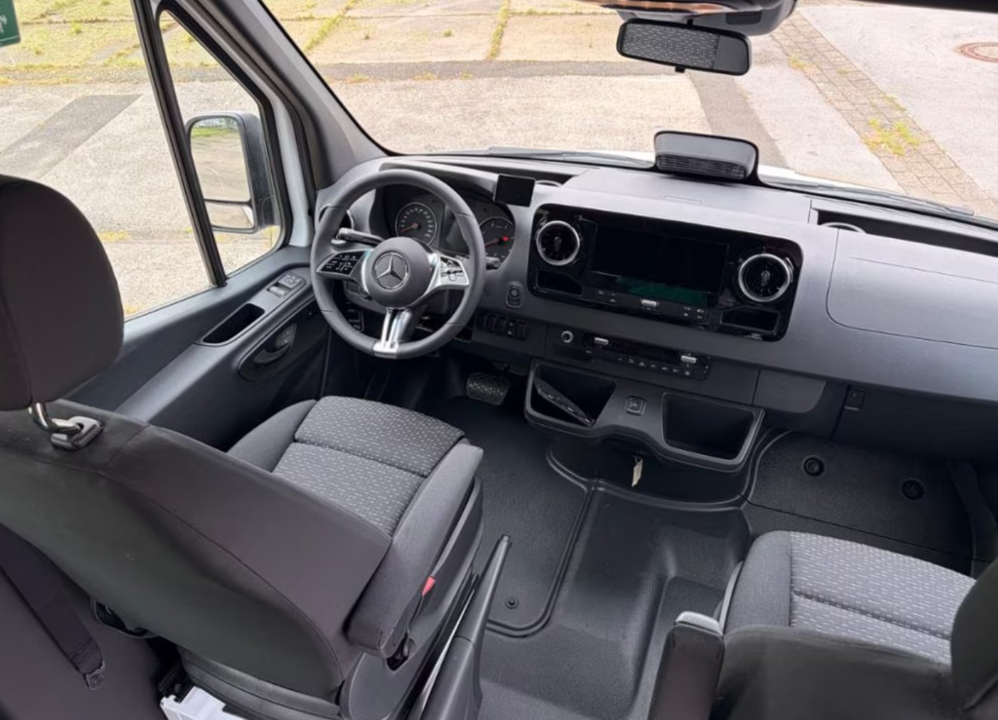 MERCEDES-BENZ Sprinter Transfer 45 21+1+1 -Sitzer Schulbus-image-4