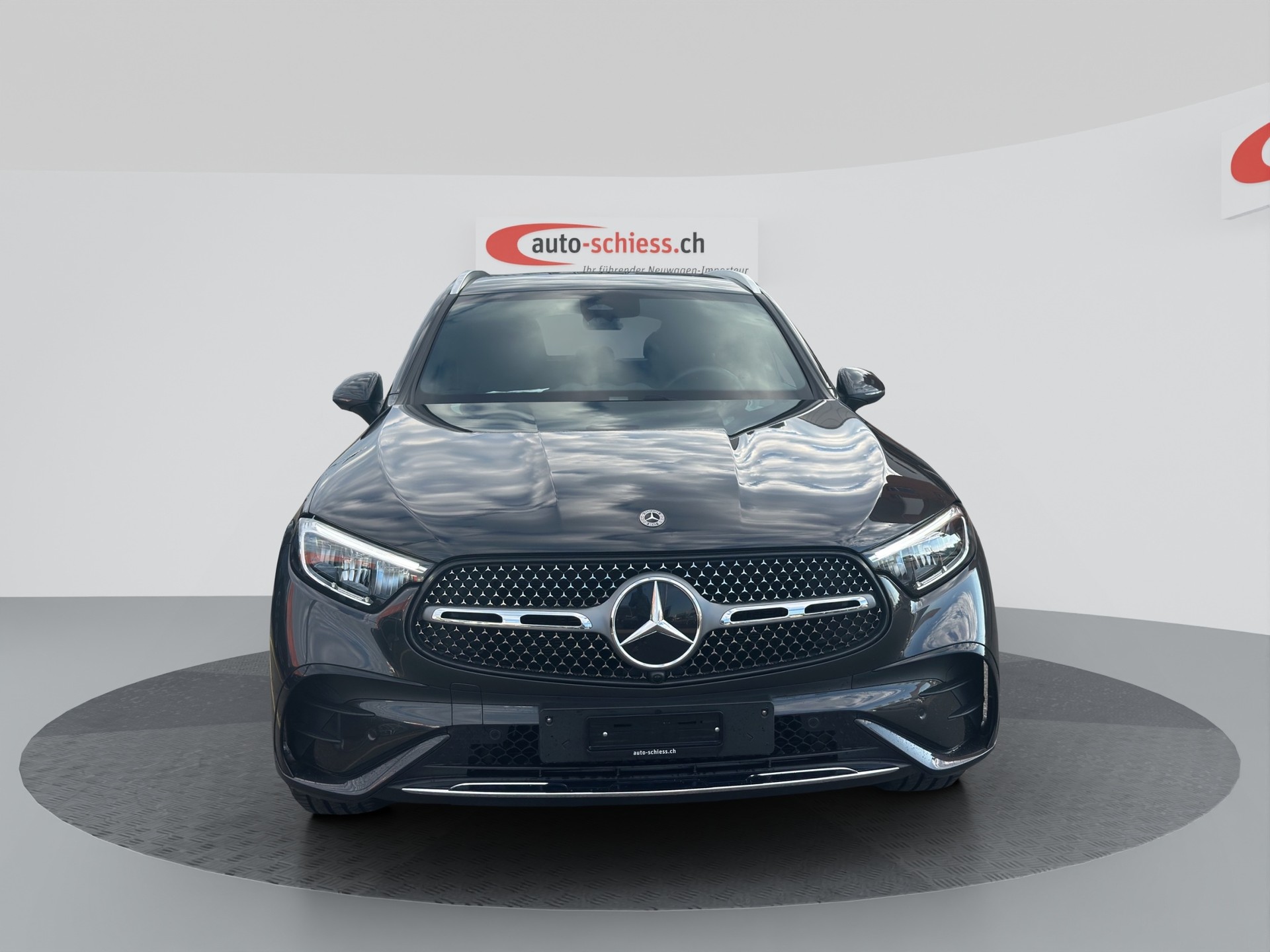 MERCEDES-BENZ 300 d 4MATIC AMG LINE-showroom-element-1