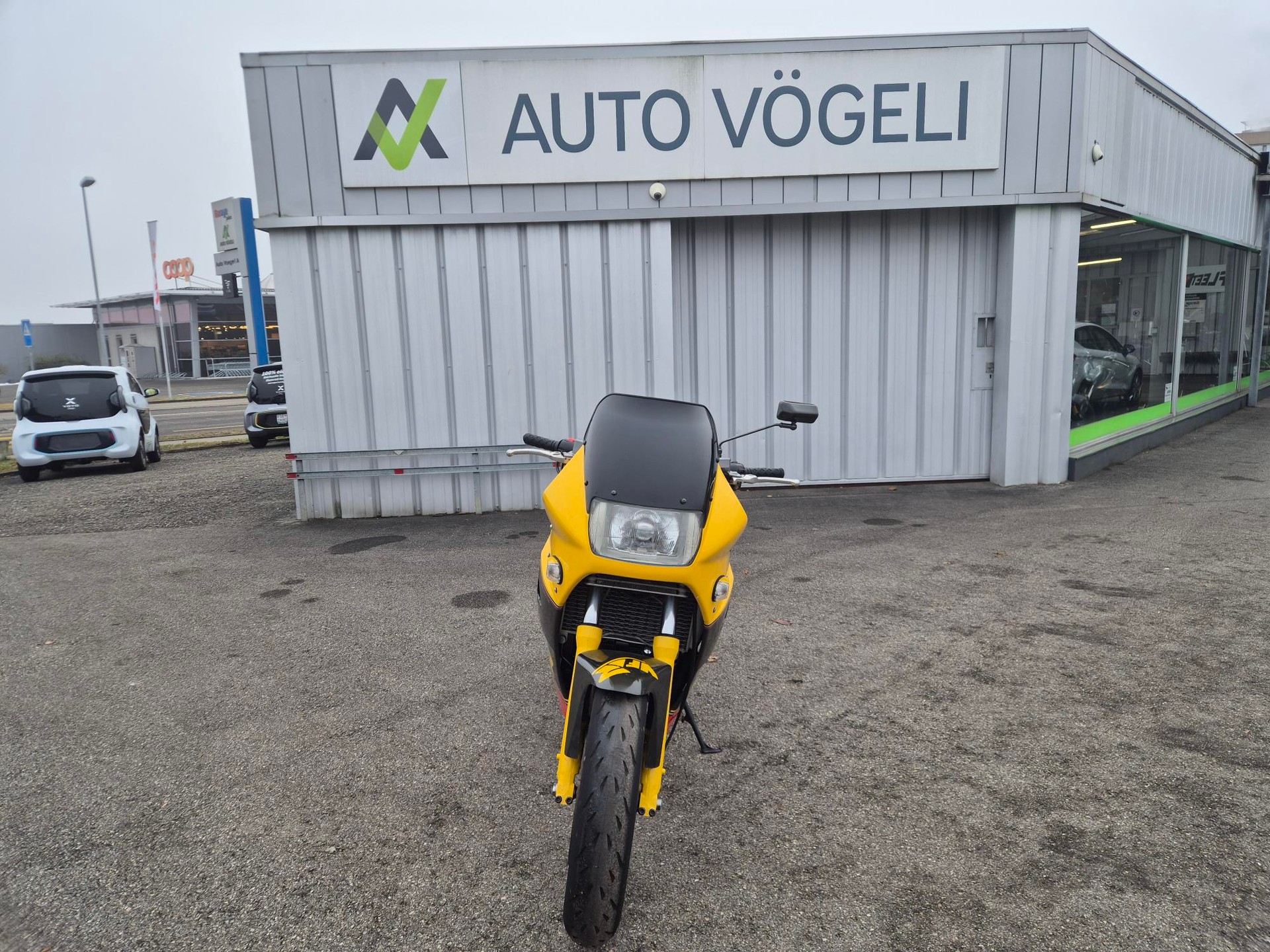 HONDA VFR 750 F J-showroom-element-1
