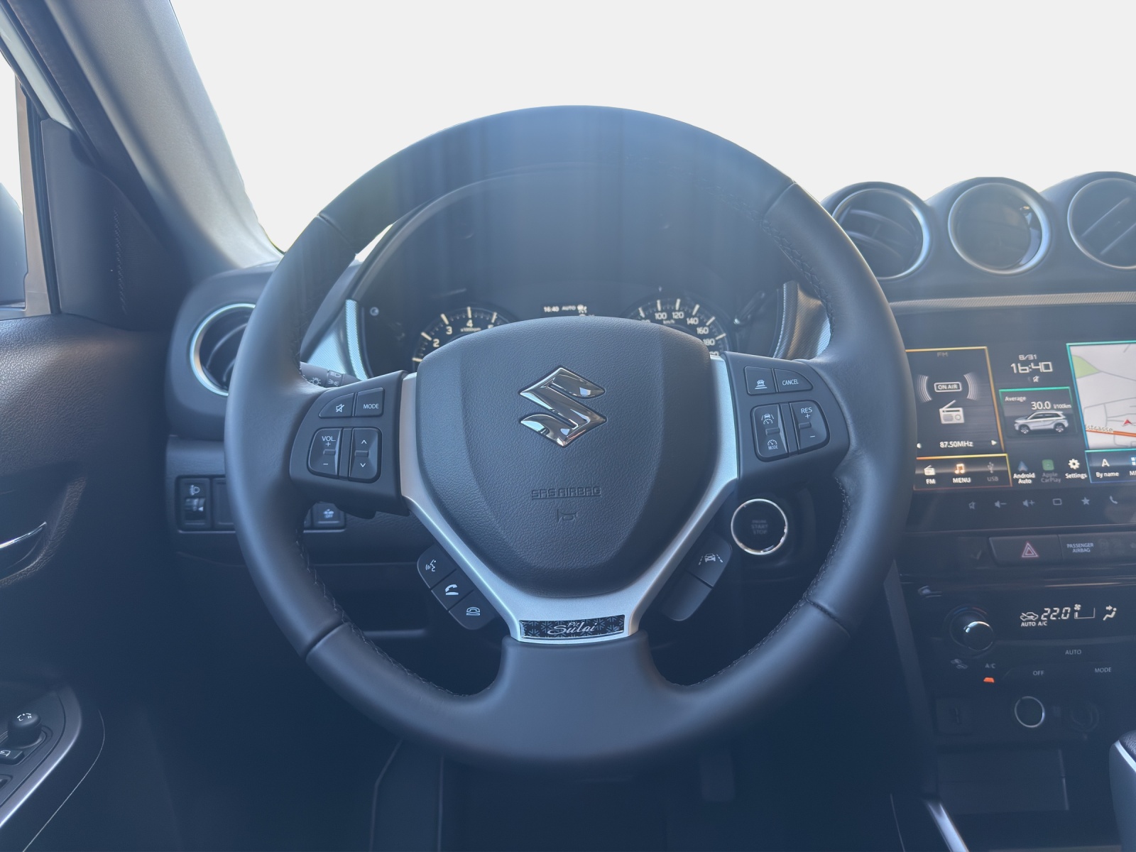 SUZUKI Vitara 1.4T/110 Piz Sulai Top 4x4-image-12