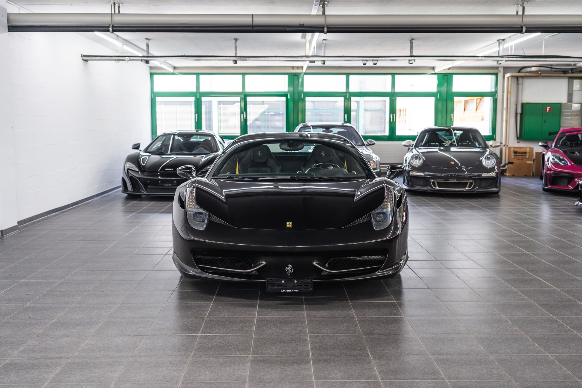 FERRARI 458 Italia 4.5 V8-showroom-element-1