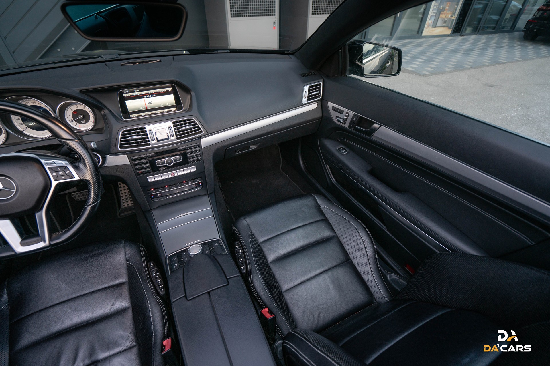 MERCEDES-BENZ E 250 7G-Tronic-image-11