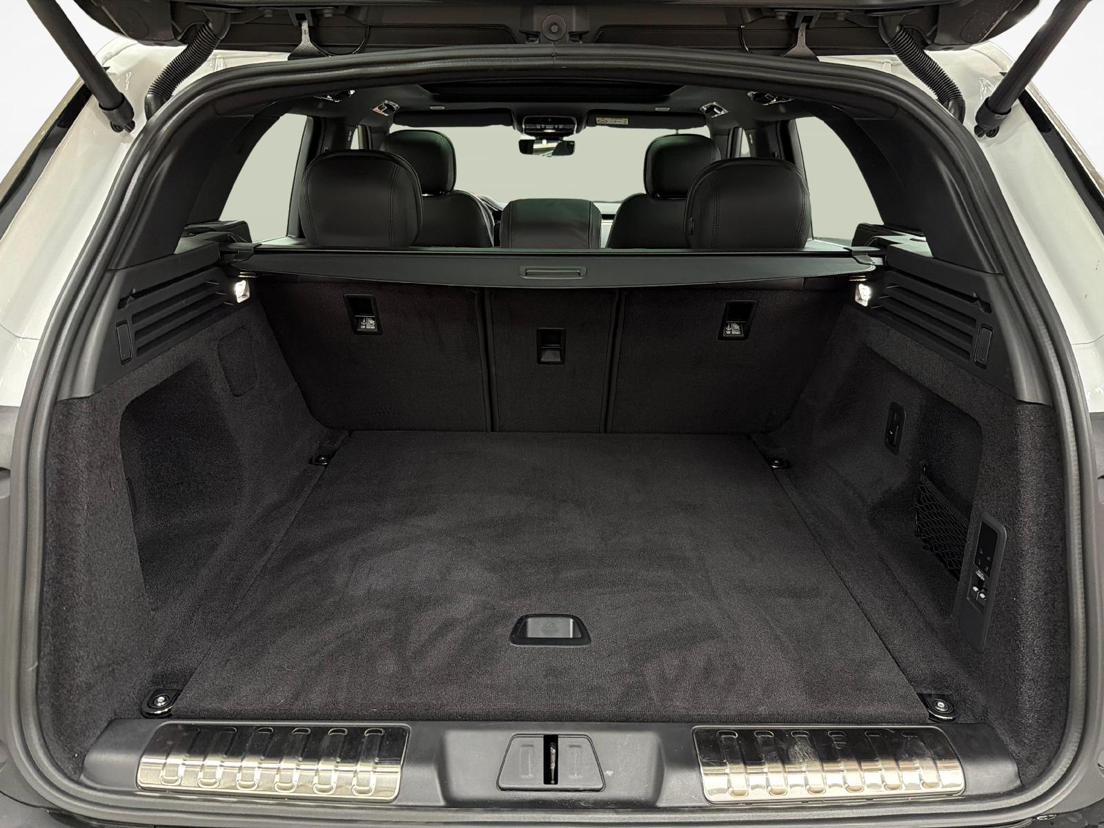 LAND ROVER Range Rover Sport 3.0 I6 300 SE Dynamic-image-11