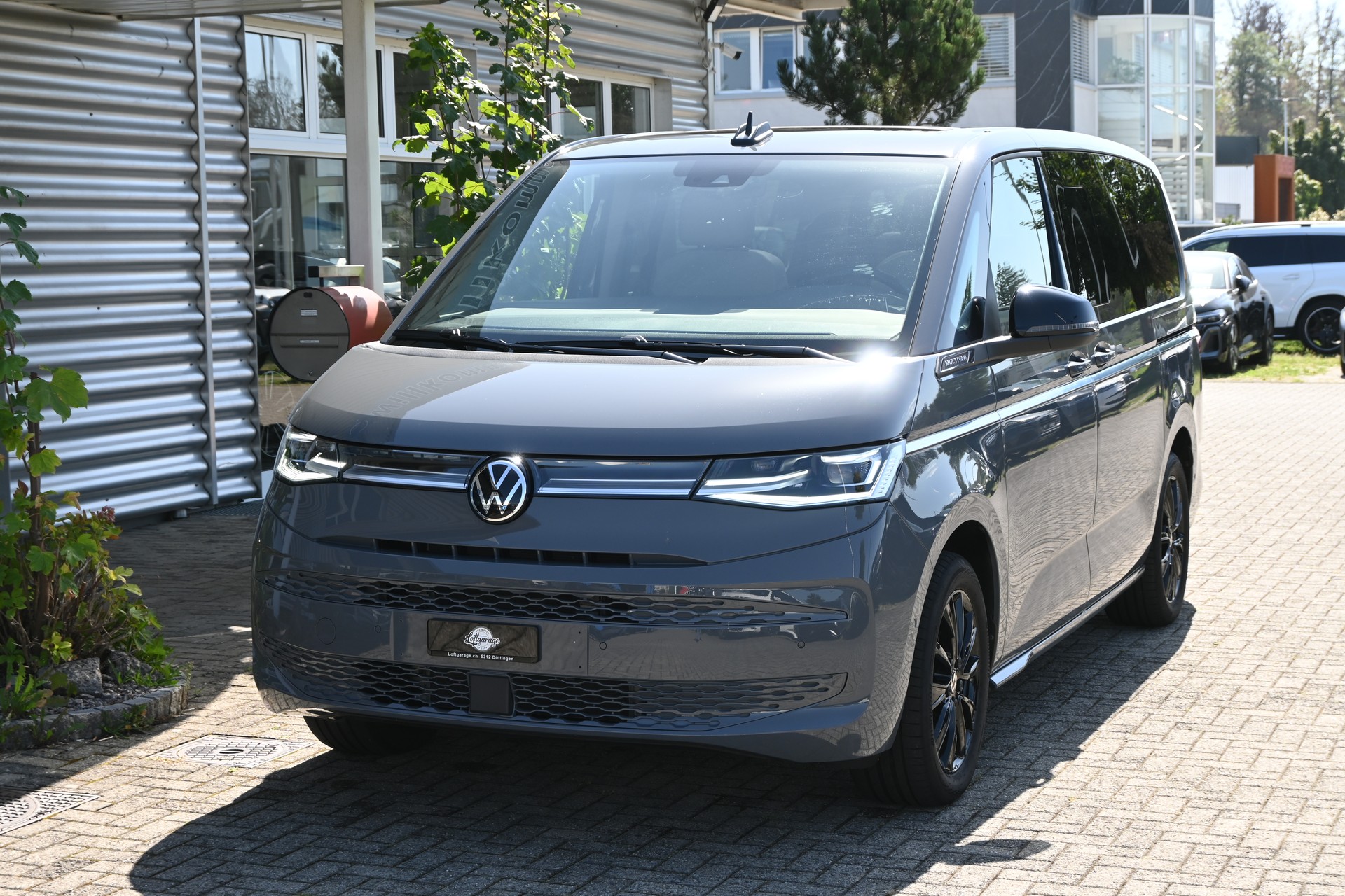 VW Multivan 2.0 TDI Style DSG Lang 7-Plätzer + AHK 2000kg-showroom-element-1