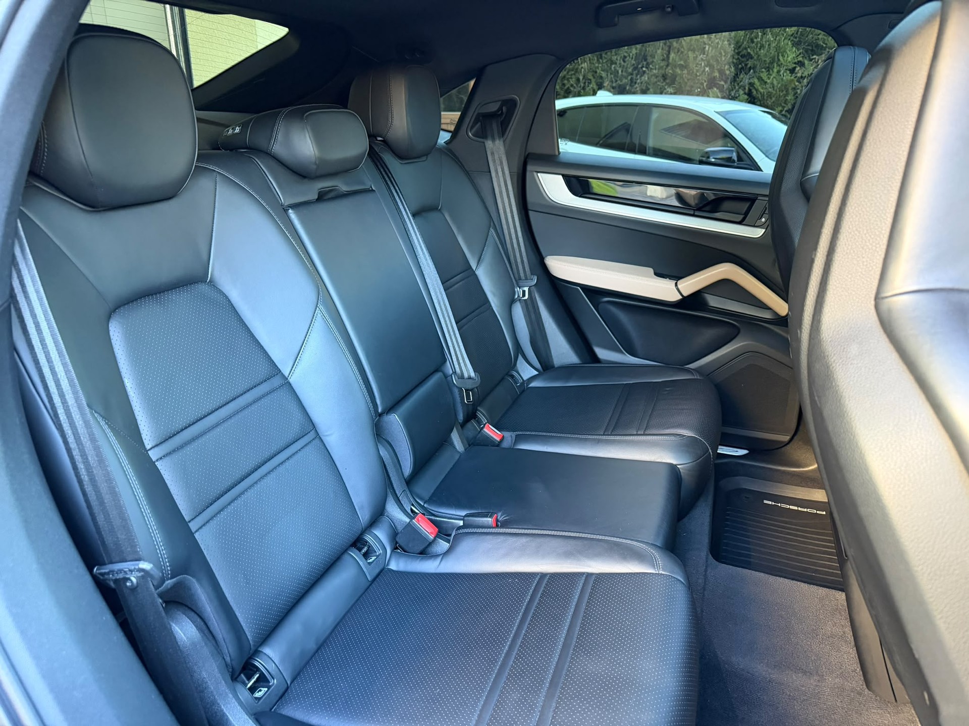 PORSCHE Cayenne Coupé E-Hybrid Tiptronic-image-12