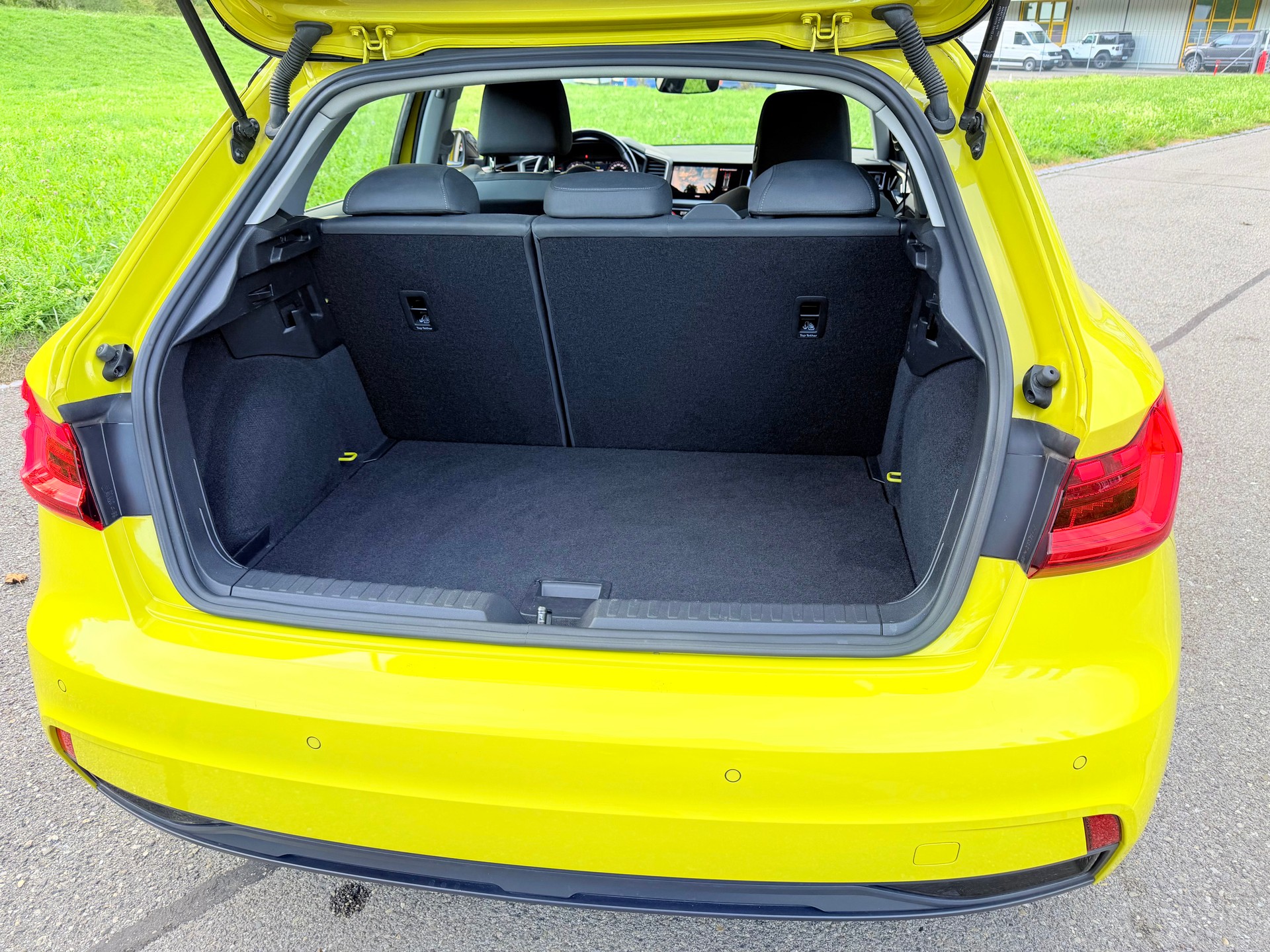 AUDI A1 "SPORTBACK" 30 TFSI 6 GANG SPORT GETRIEBE. VOLL OPTIONEN.CH WAGEN. NEUE 18" ALU RÄDER + WINTERRÄDER. NETTO PREIS 14`900.- !!-image-19