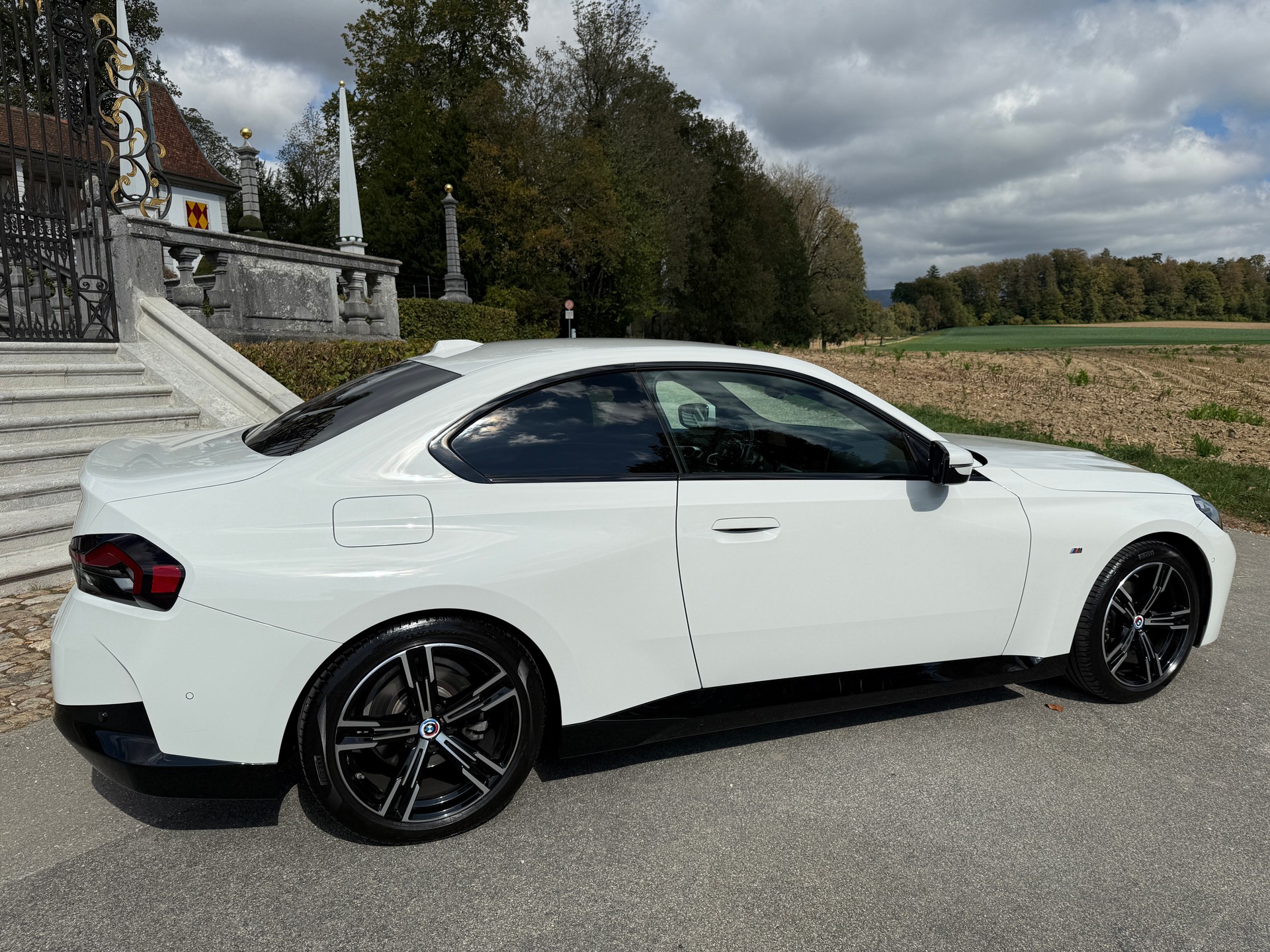 BMW 218i M Sport Coupé-showroom-element-2
