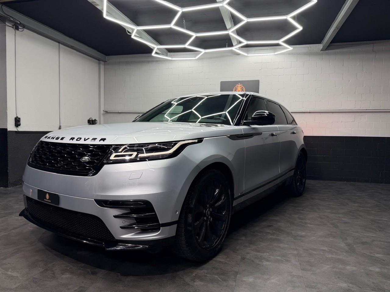 LAND ROVER Range Rover Velar R-Dynamic P 380 SE | CH-Auto | Meridian | Luftfahrwerk | 360° Kamera | ACC-showroom-element-2