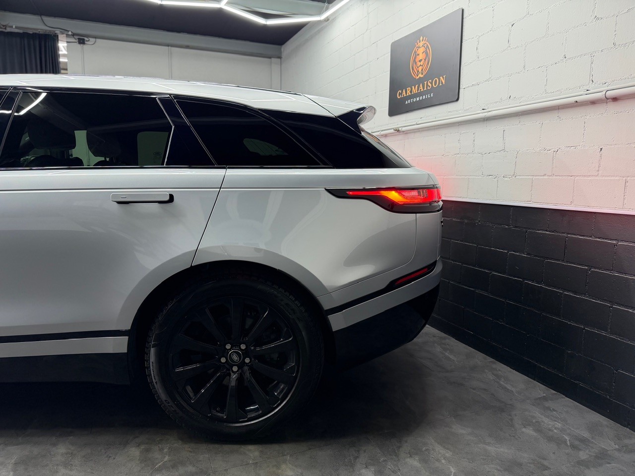 LAND ROVER Range Rover Velar R-Dynamic P 380 SE | CH-Auto | Meridian | Luftfahrwerk | 360° Kamera | ACC-showroom-element-3