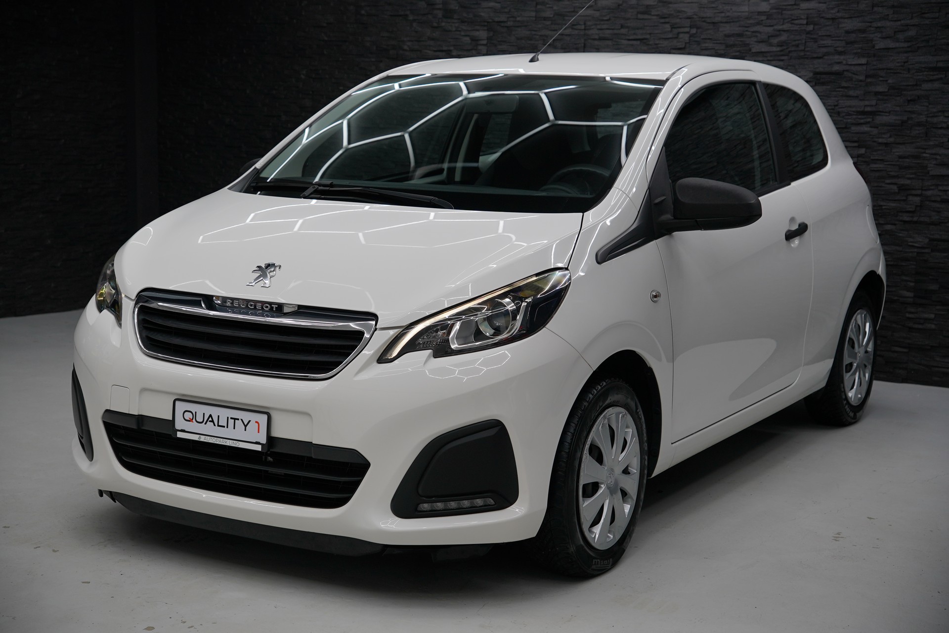 PEUGEOT 108 e-1.0 VTi Stop&Start Active Top-showroom-element-2