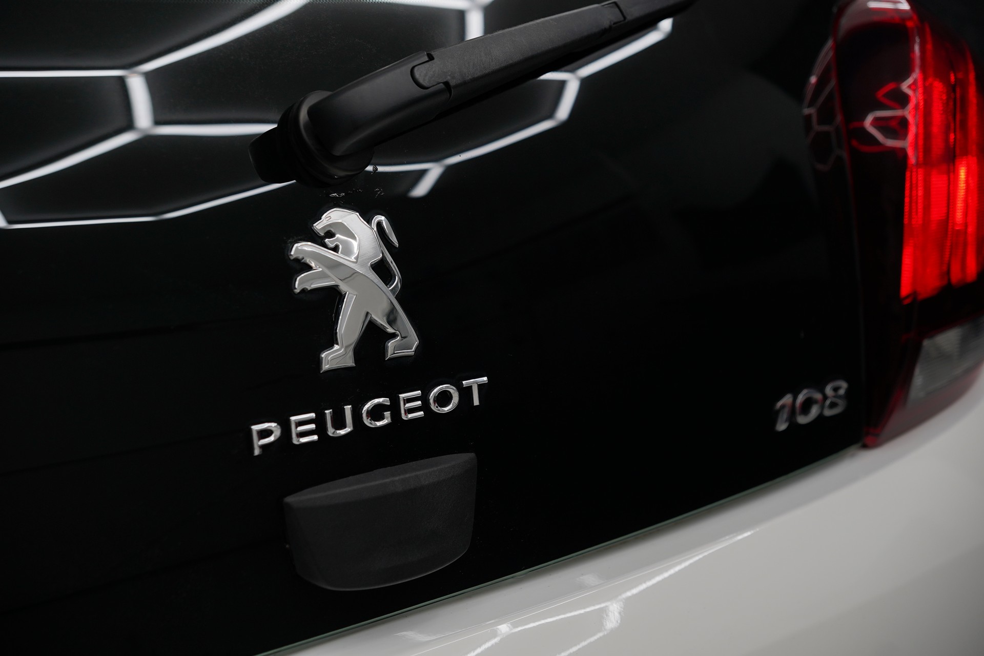 PEUGEOT 108 e-1.0 VTi Stop&Start Active Top-image-10