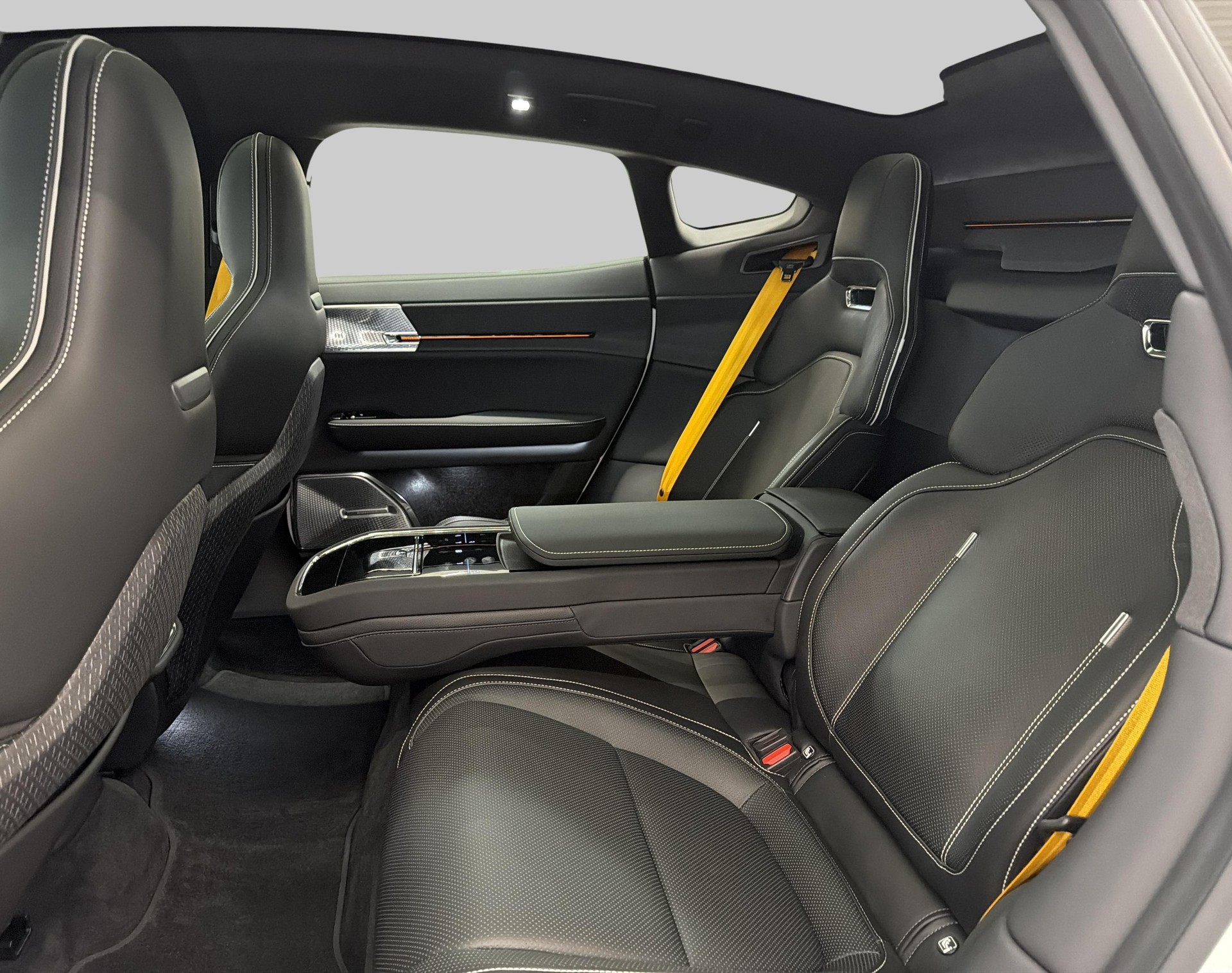 POLESTAR Polestar 5 112kWh Performance-showroom-element-3