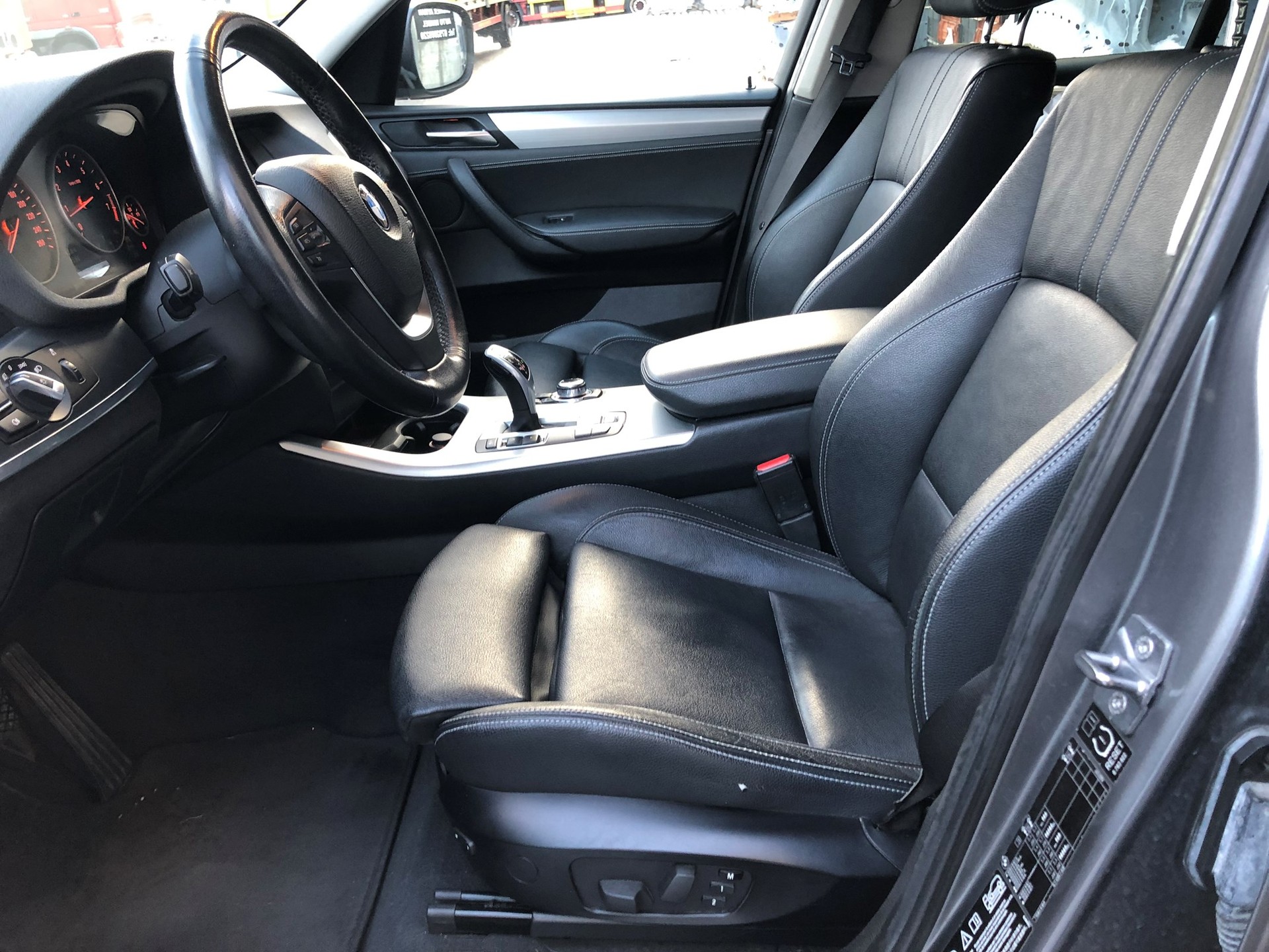 BMW X3 xDrive 35i Steptronic-image-11