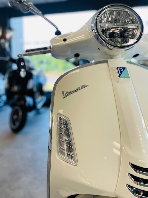PIAGGIO Vespa GTS 125 Super ABS-image-4