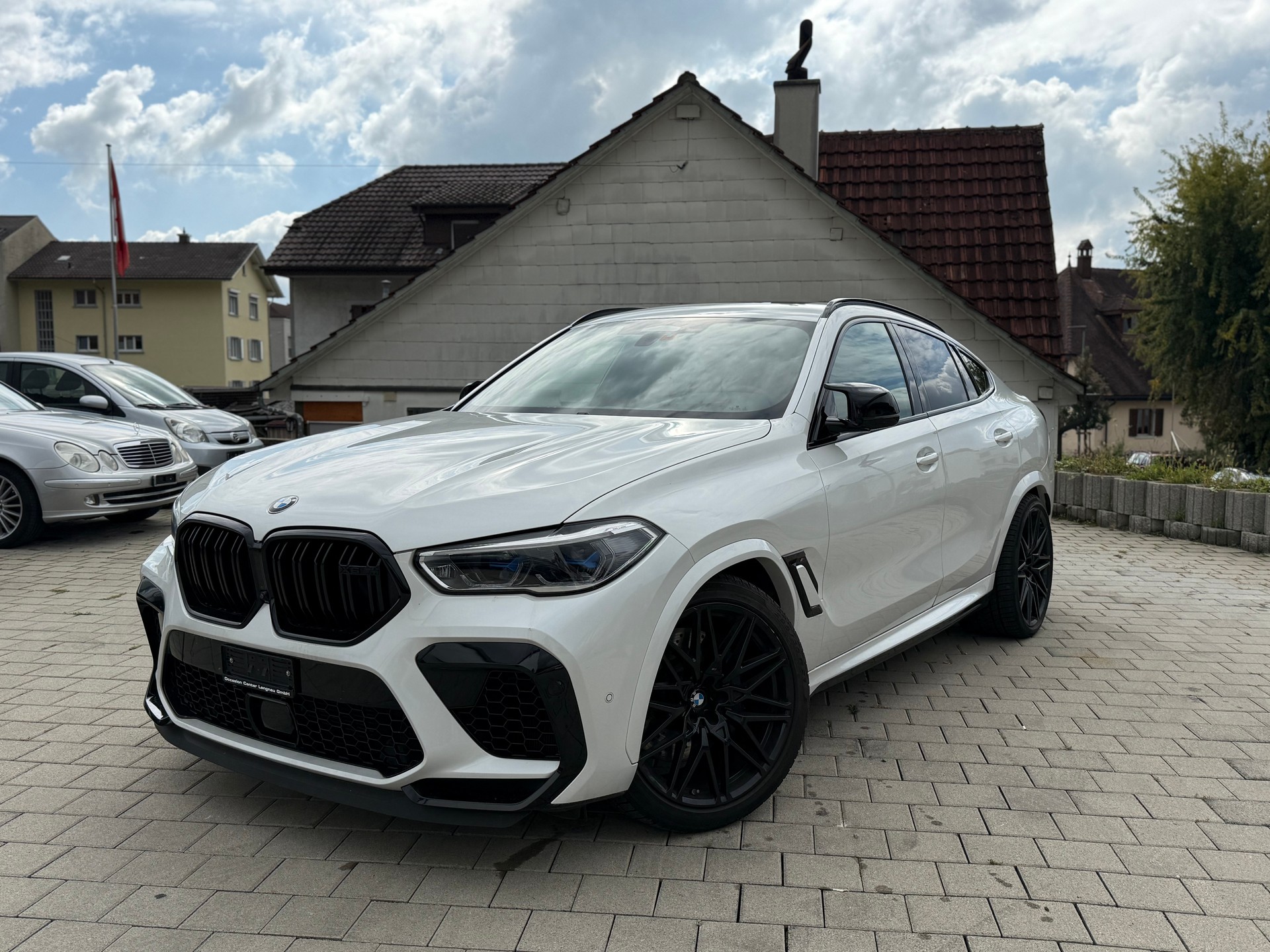 BMW X6M Steptronic M Competition-showroom-element-1