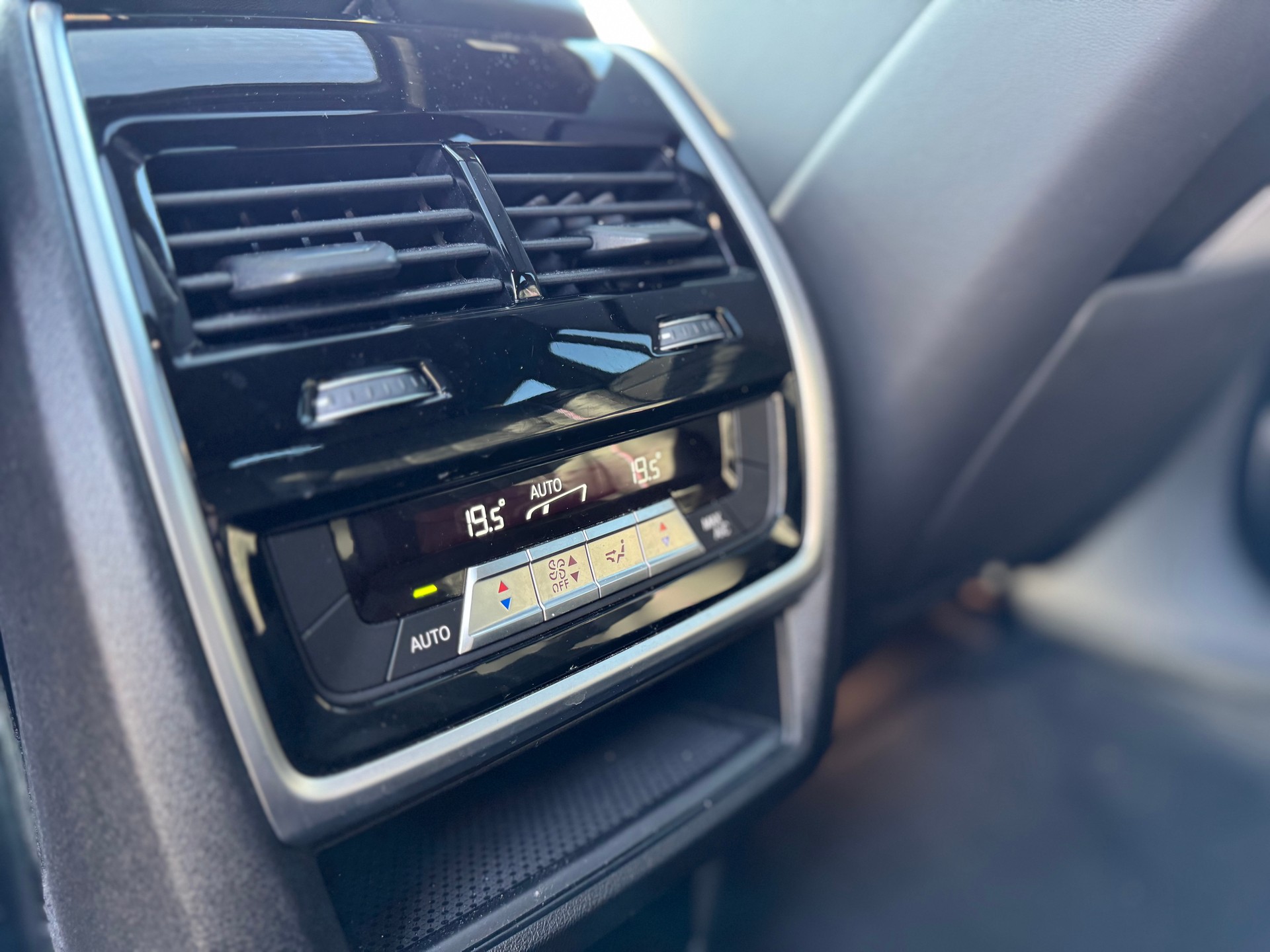 BMW X6M Steptronic M Competition-image-11