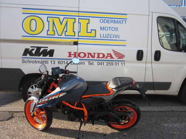 KTM 390 Duke-image-1