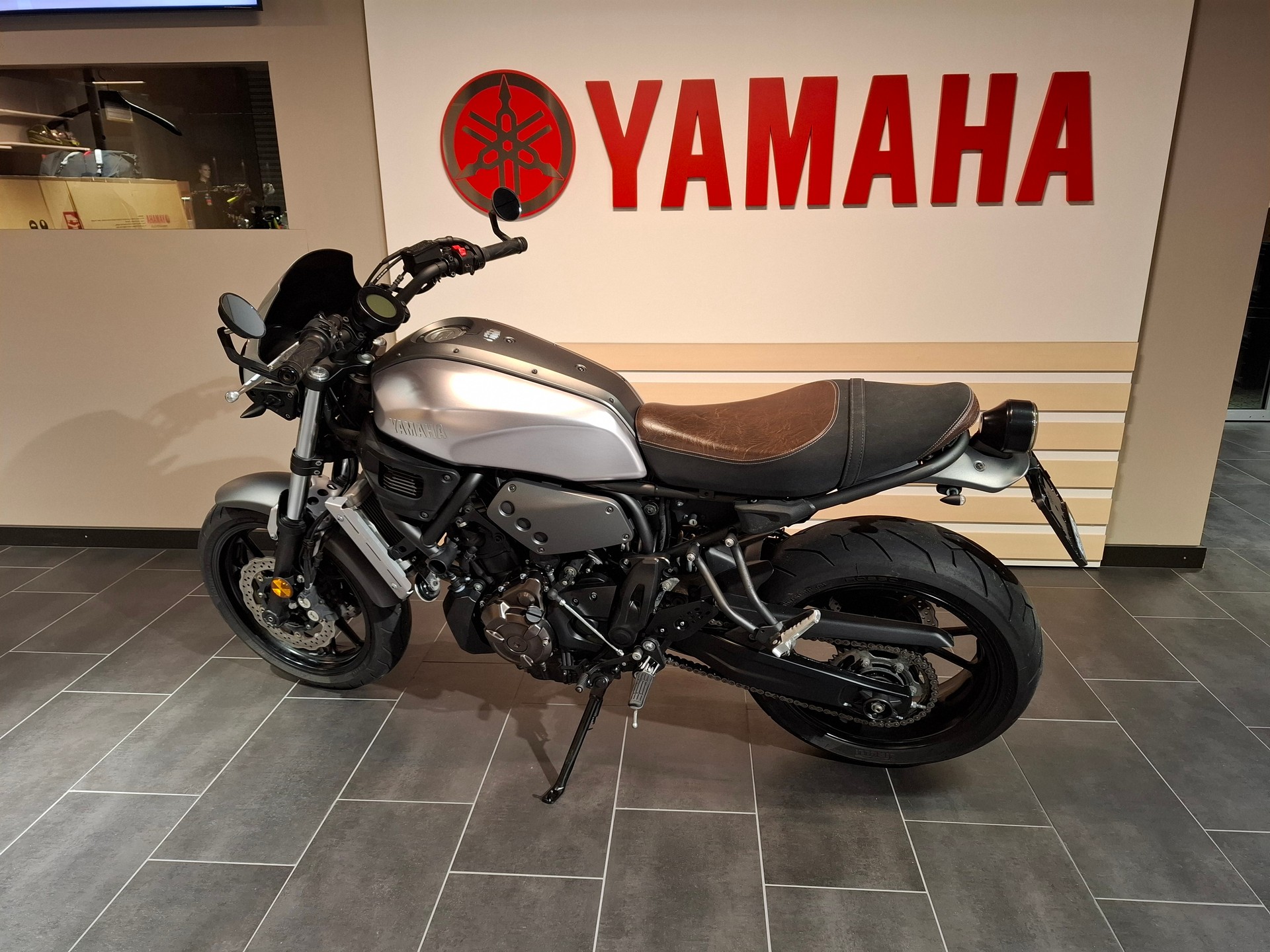 YAMAHA XSR 700-image-2