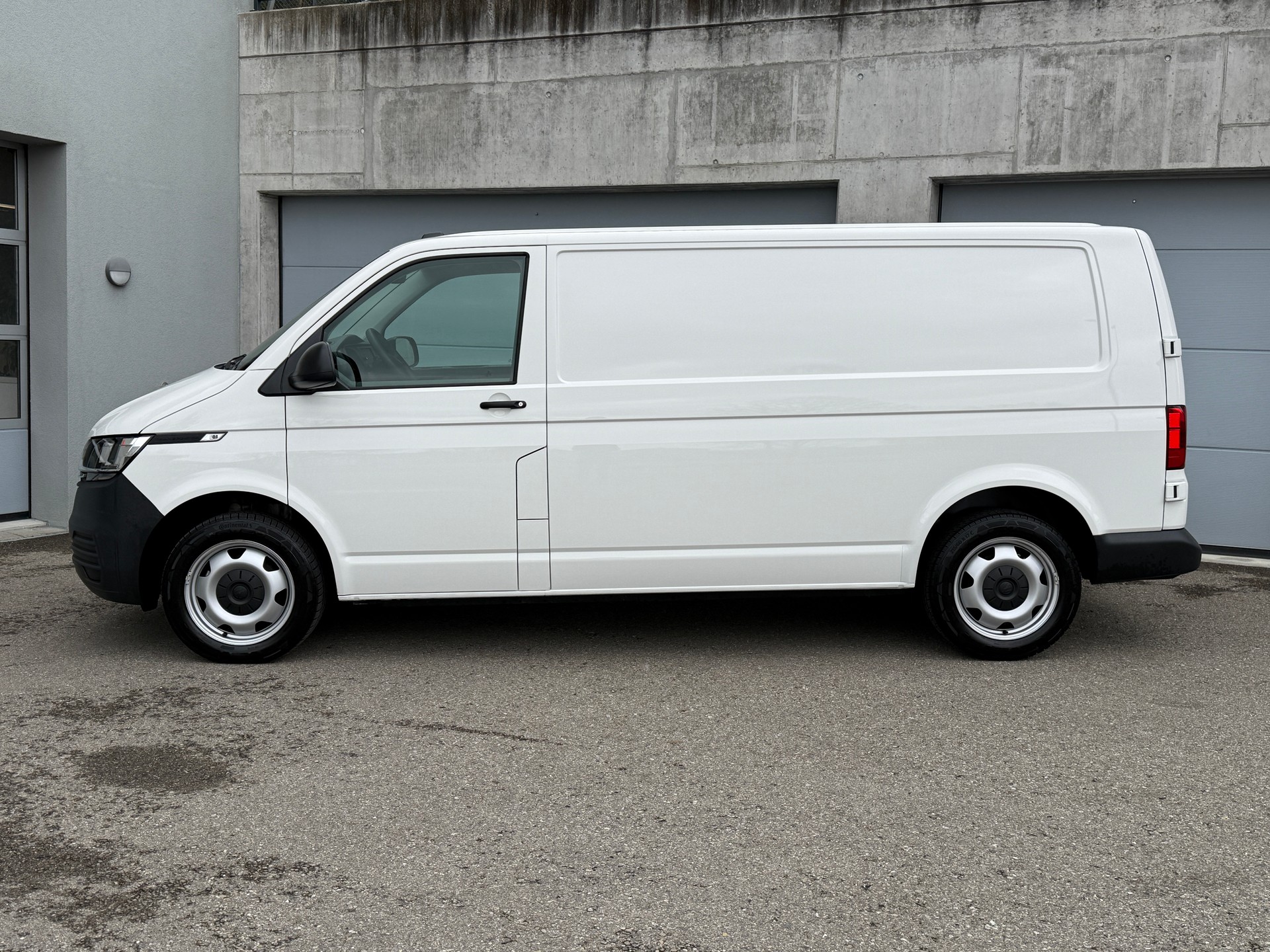 VW T6.1 2.0 TDI lange Ausführung-image-8