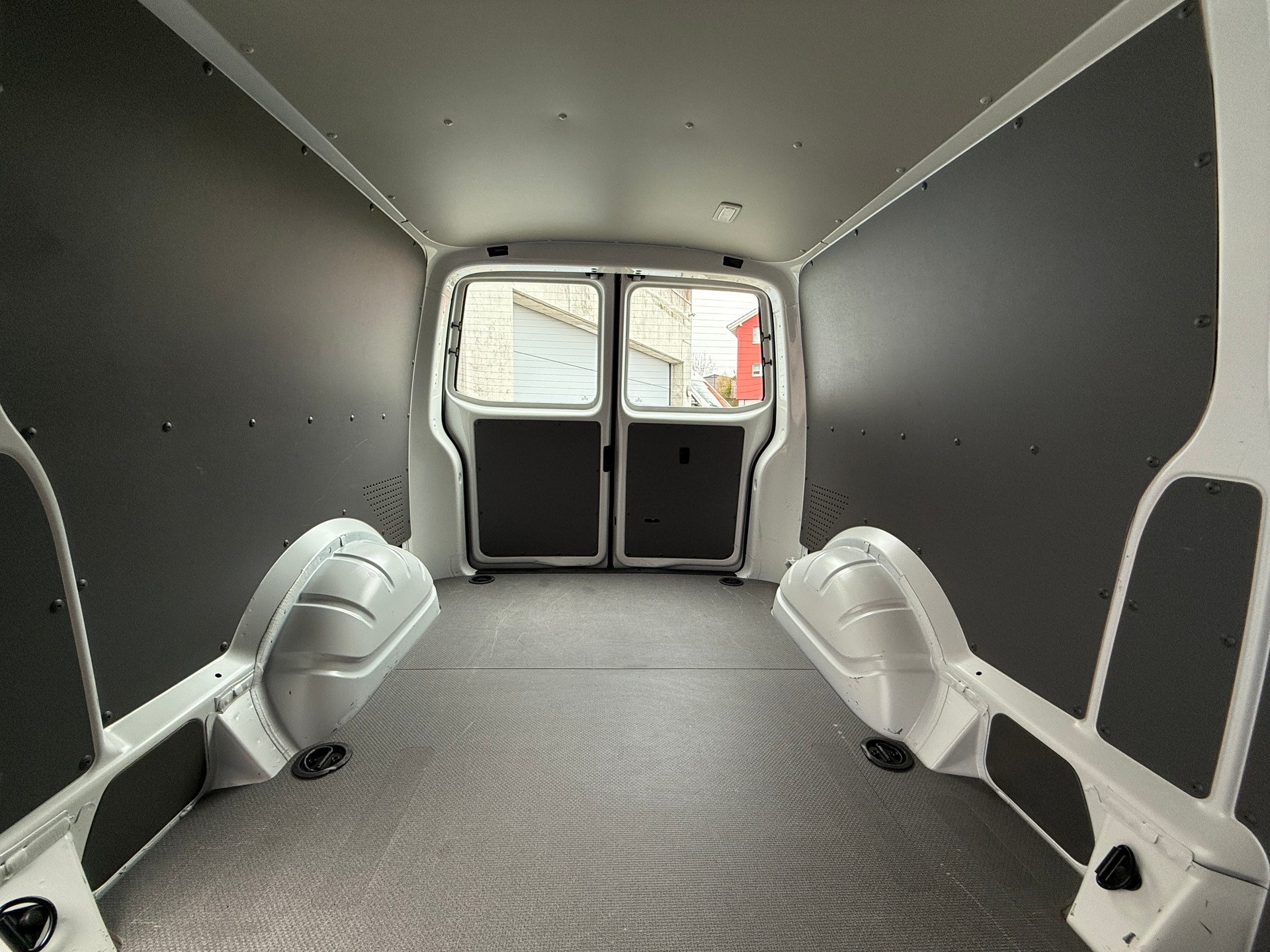 VW T6.1 2.0 TDI lange Ausführung-showroom-element-3