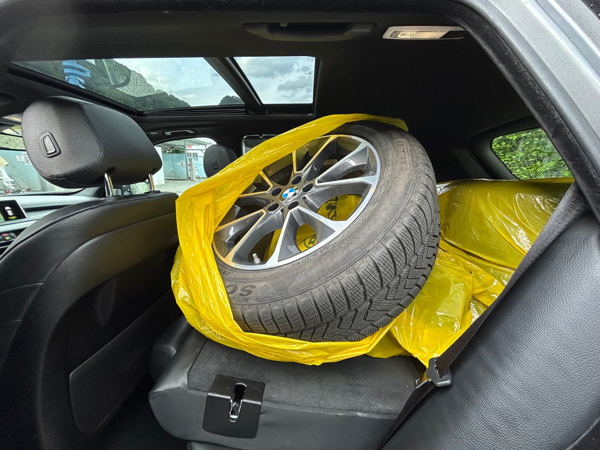 BMW X5 xDrive M50d Steptronic-image-13