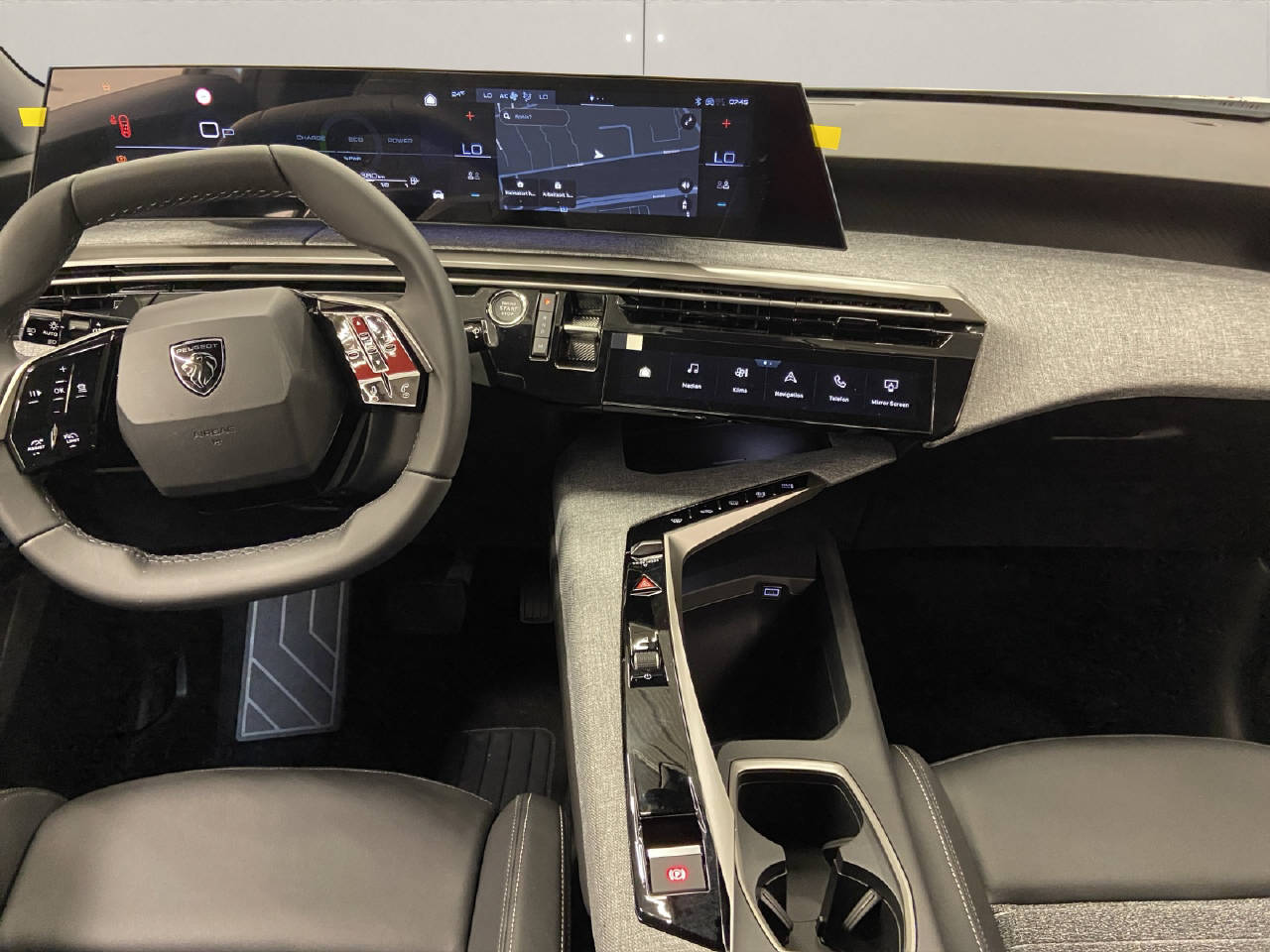 PEUGEOT 5008 Hybrid Allure Premium-image-5