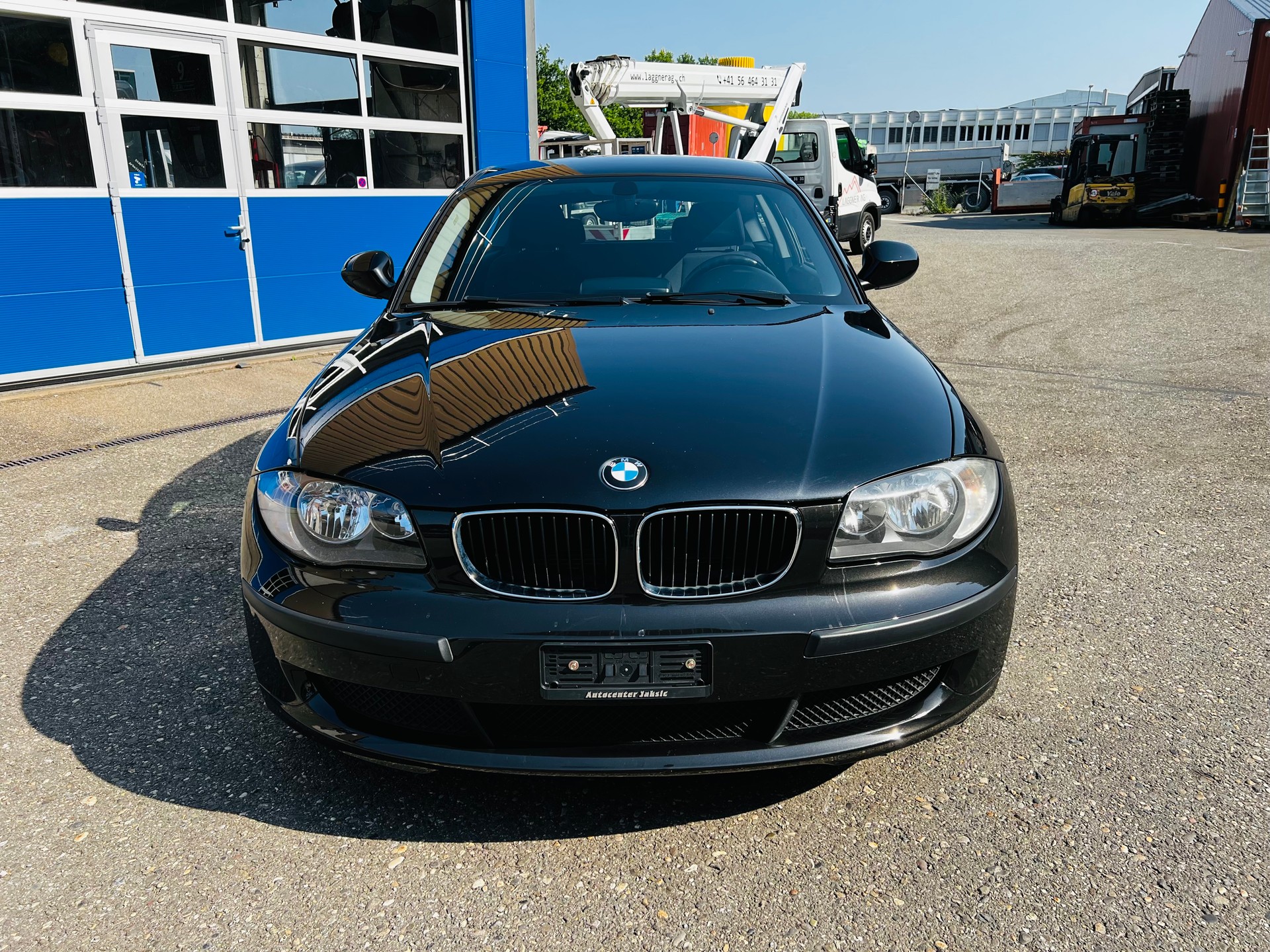BMW 118d-image-1