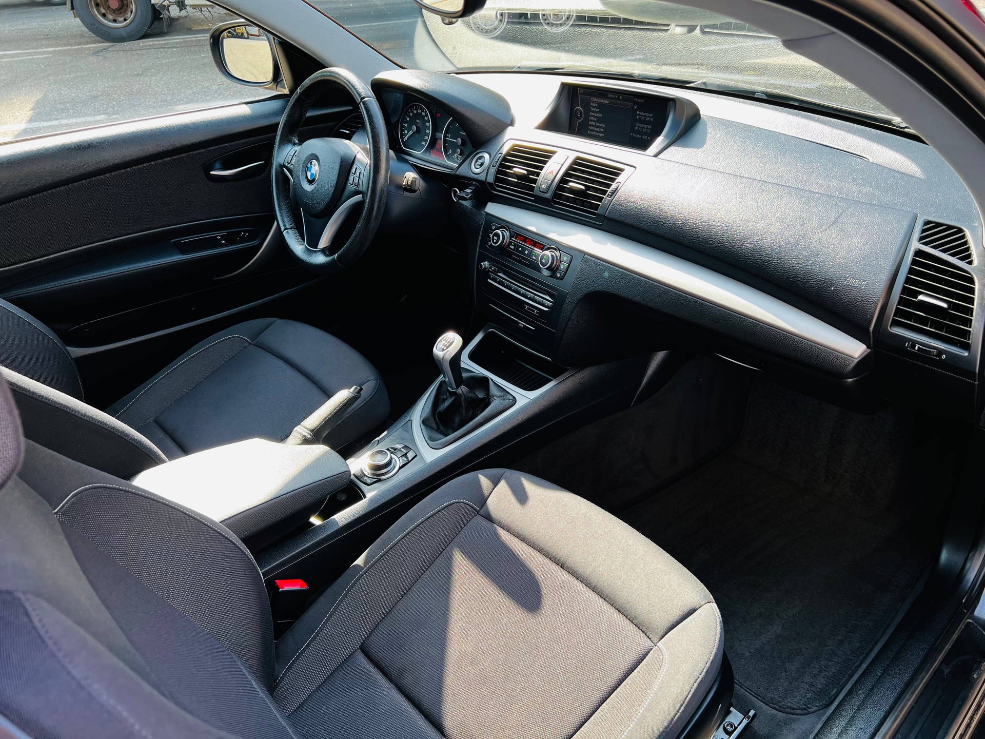 BMW 118d-image-6