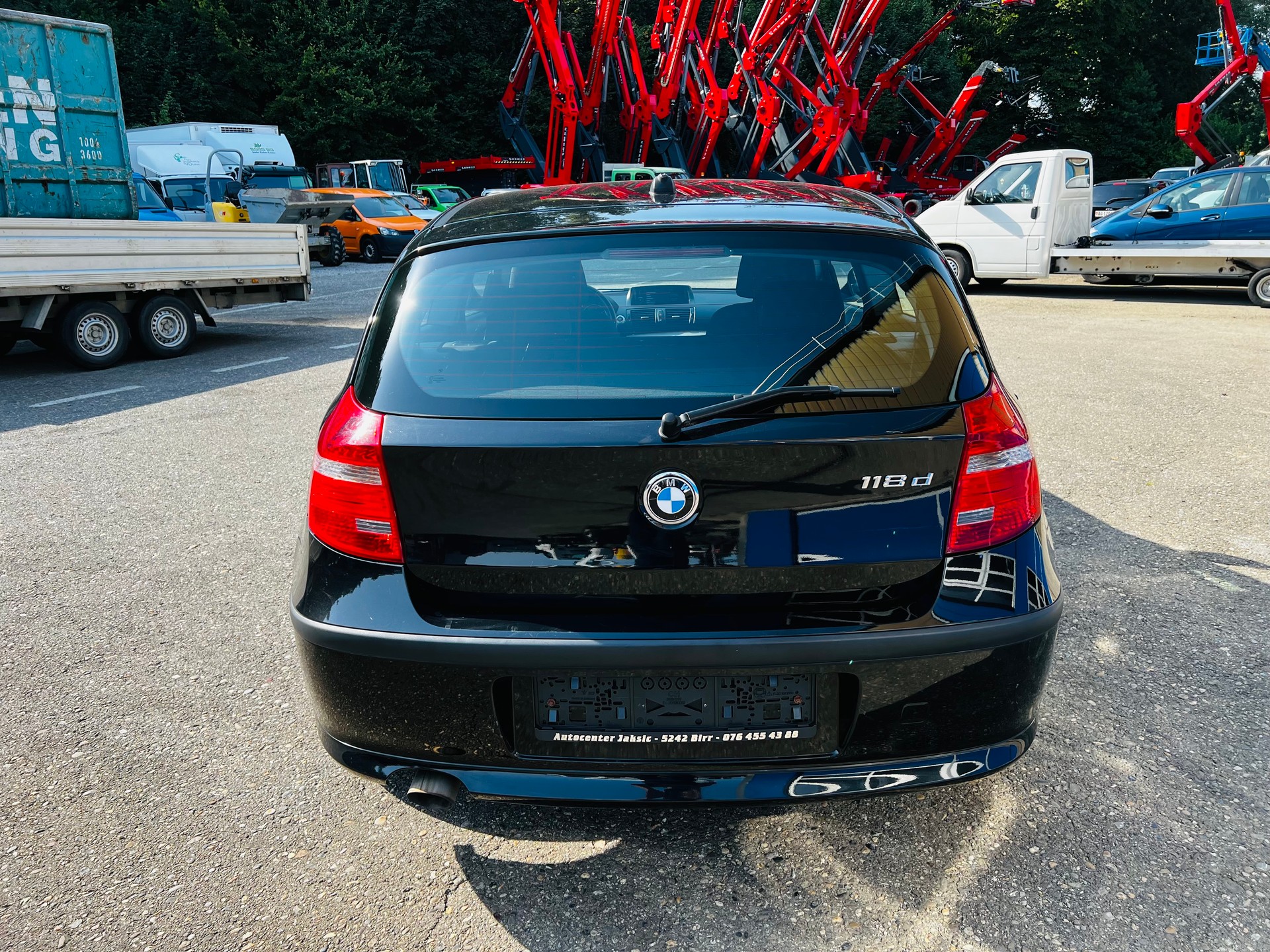 BMW 118d-image-4